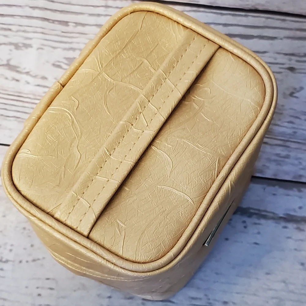 SeneGence inches case measures