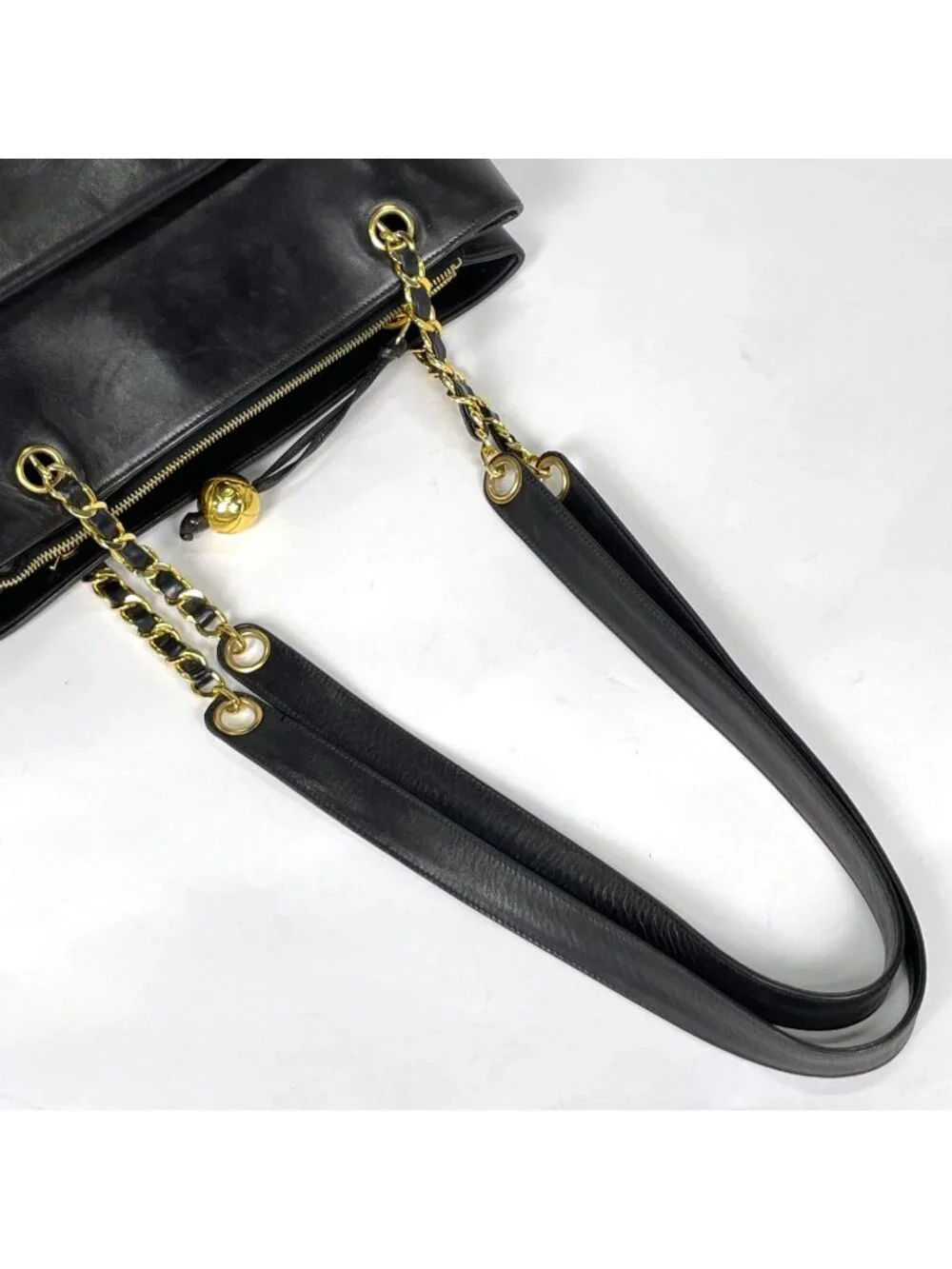 Chanel Tote CC Logo Leather Black