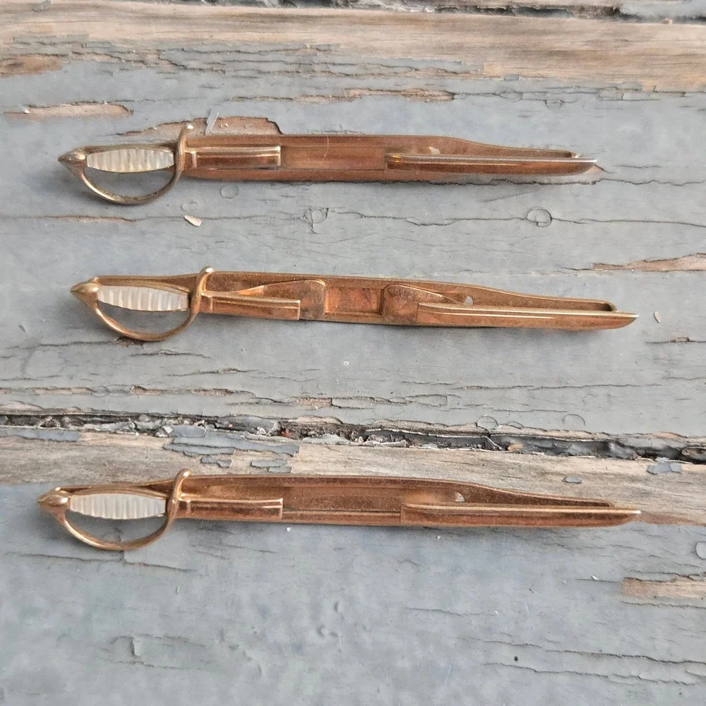 VTG Swank Sword Tie Clip Gold Scimitar Mens Jewelry Accessory Mid Century Modern