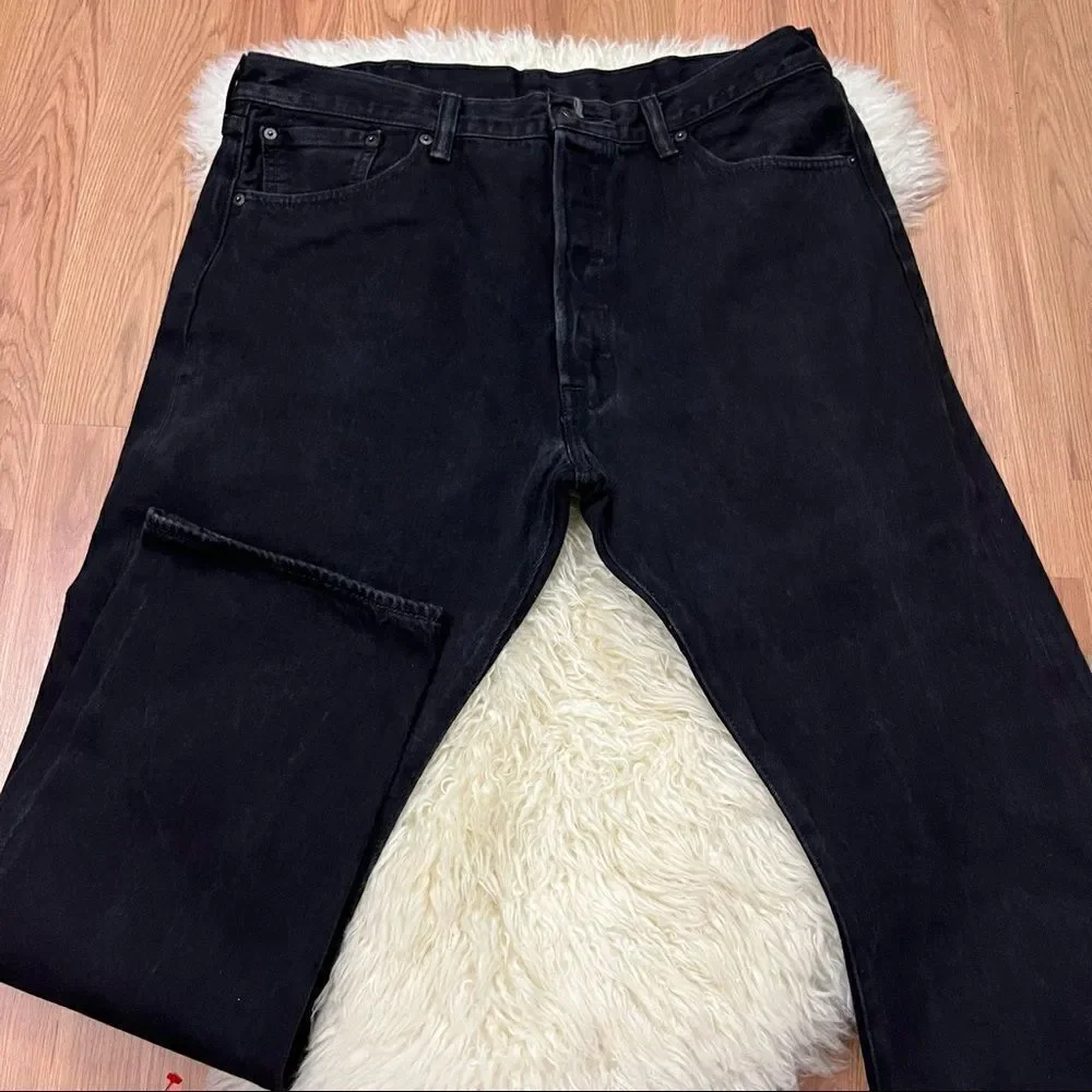 Levis classic black