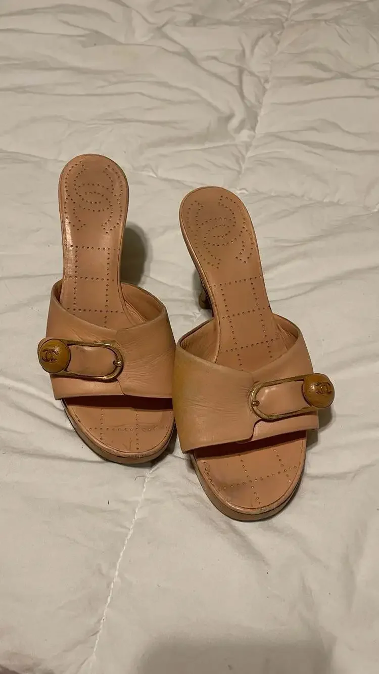 CHANEL vintage mule