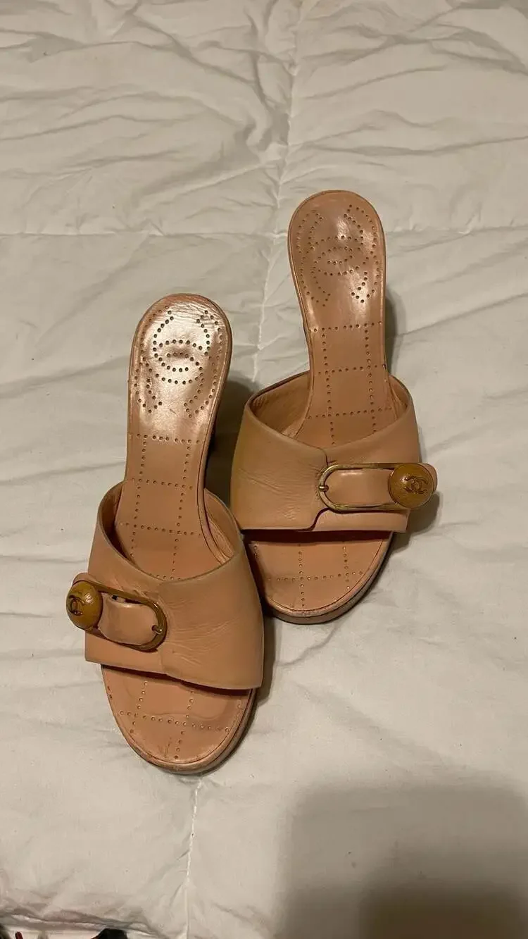 CHANEL vintage mule