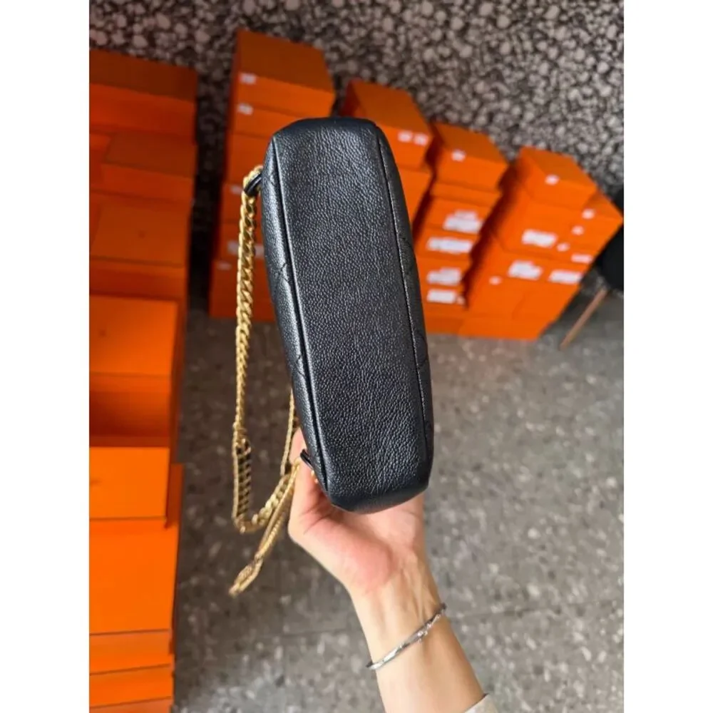 CHANEL brand color