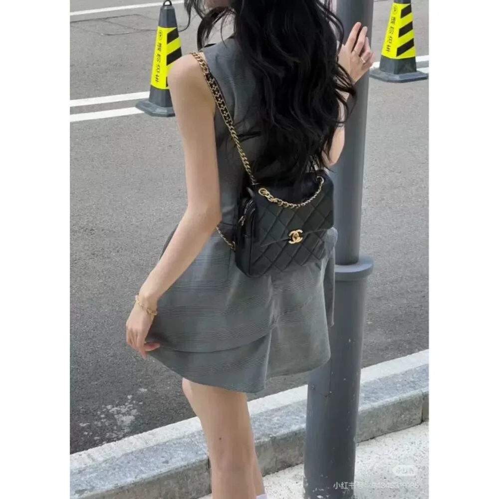 CHANEL brand color