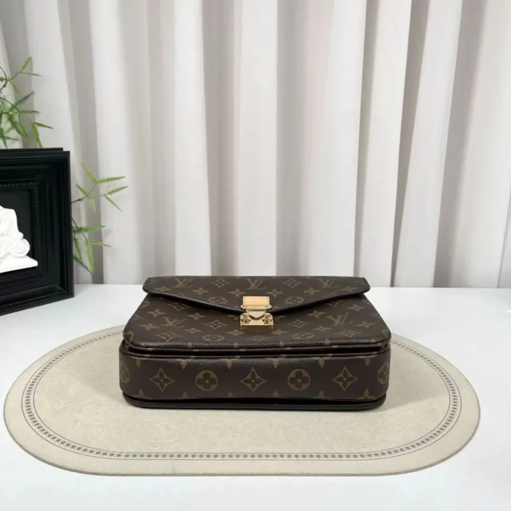 Louis Vuitton right prices san