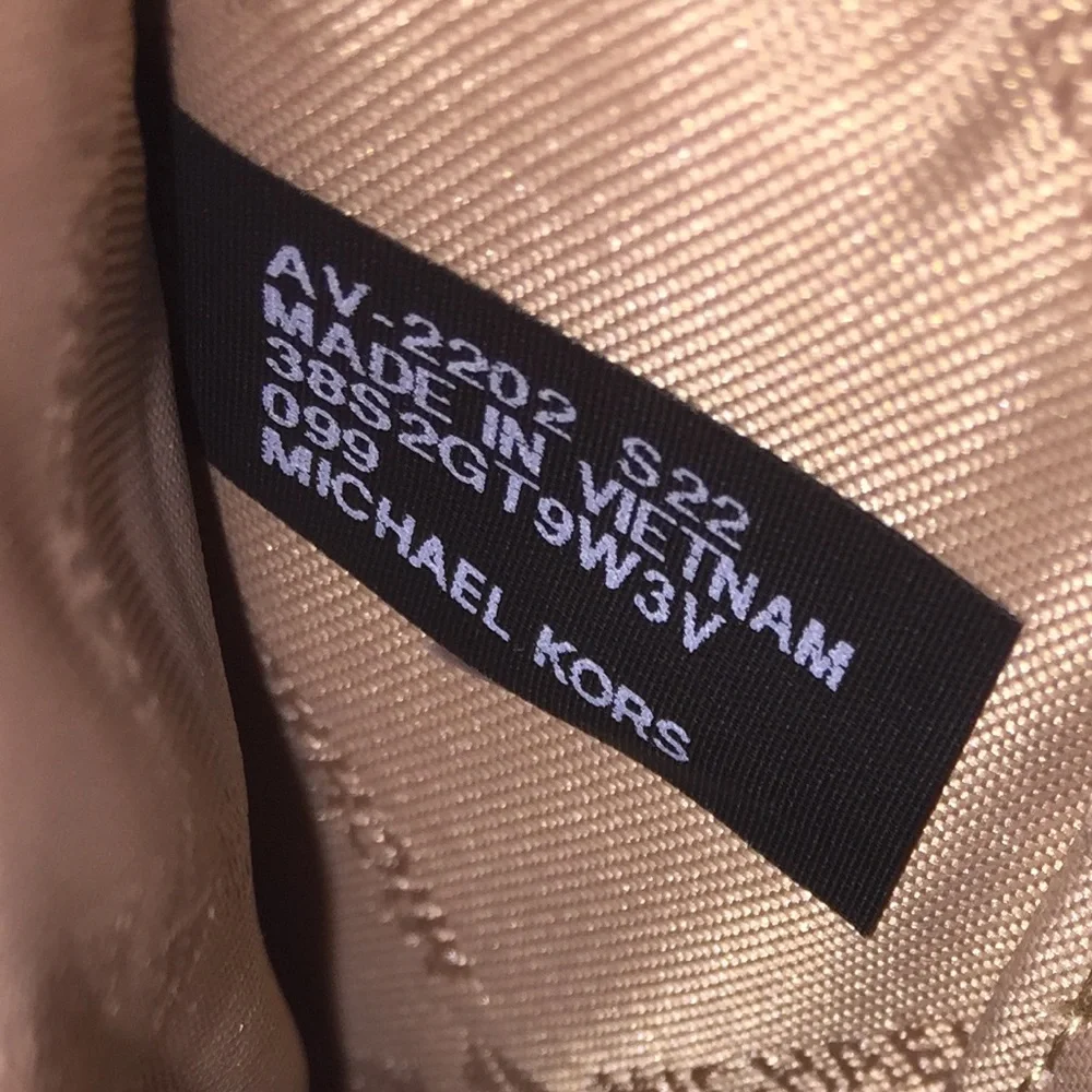 Michael Kors zippered closure