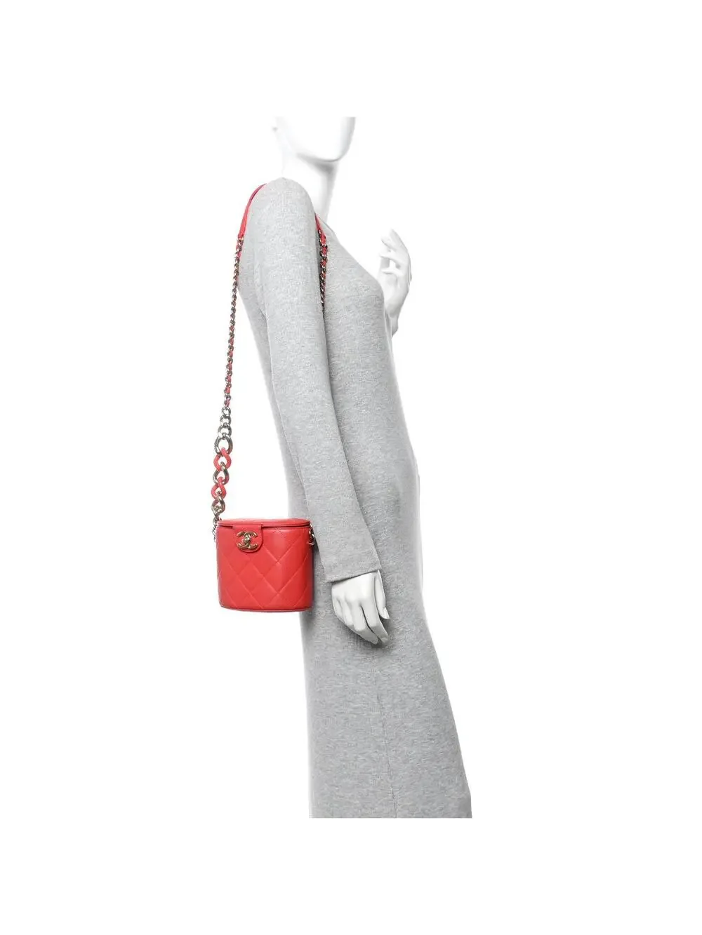CHANEL elevate your