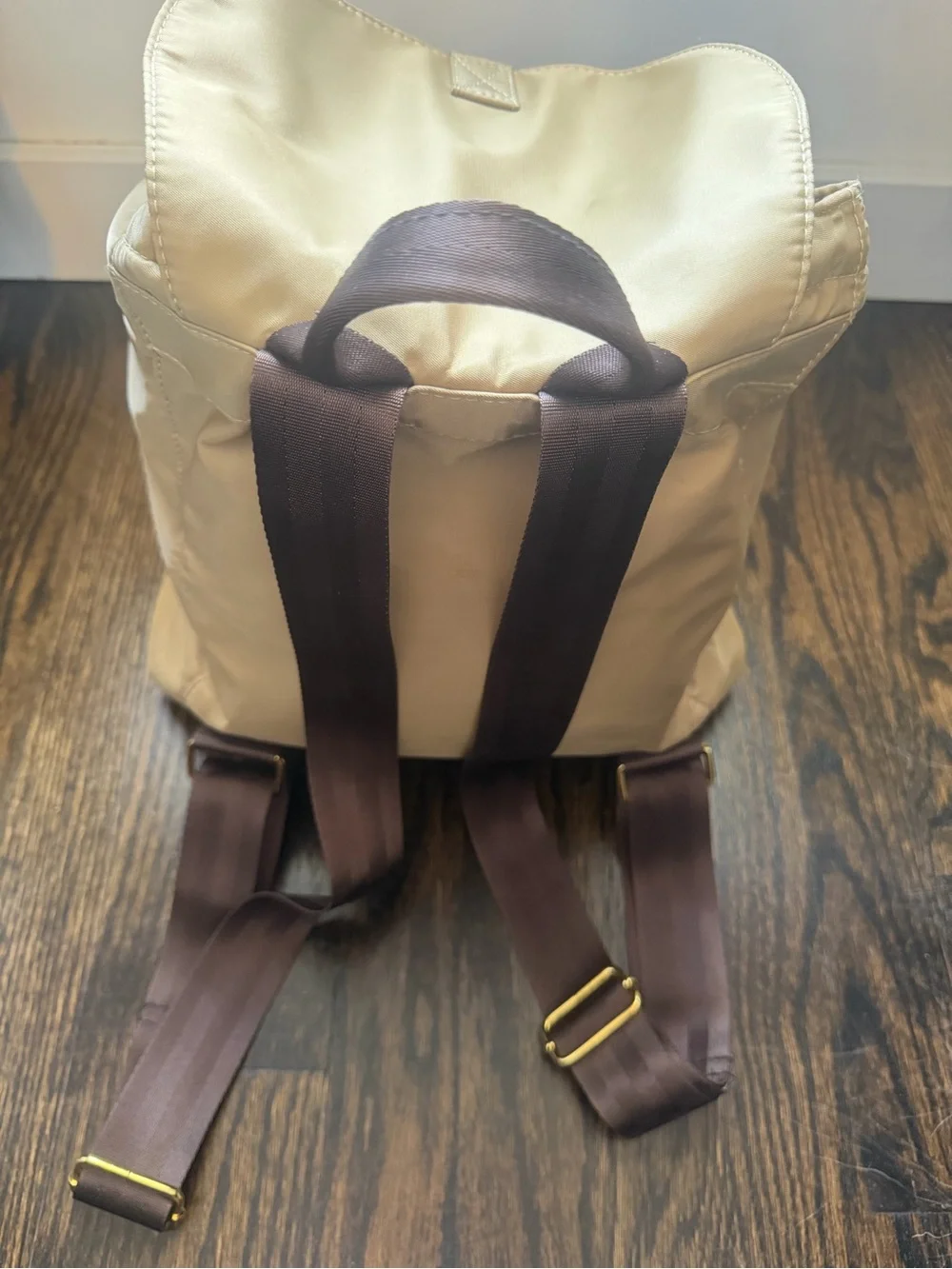 N/A beige brown