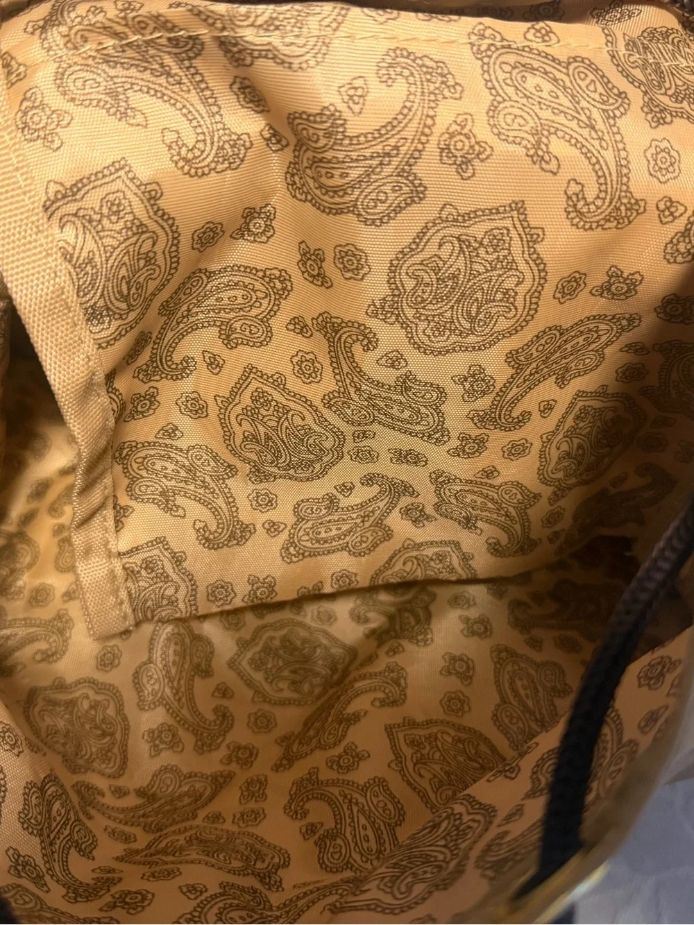 N/A beige brown