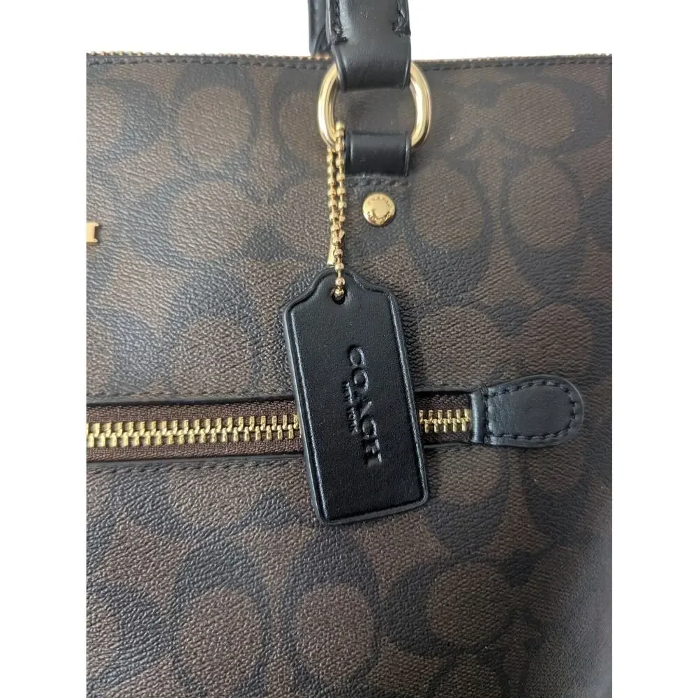 Coach classic versatile