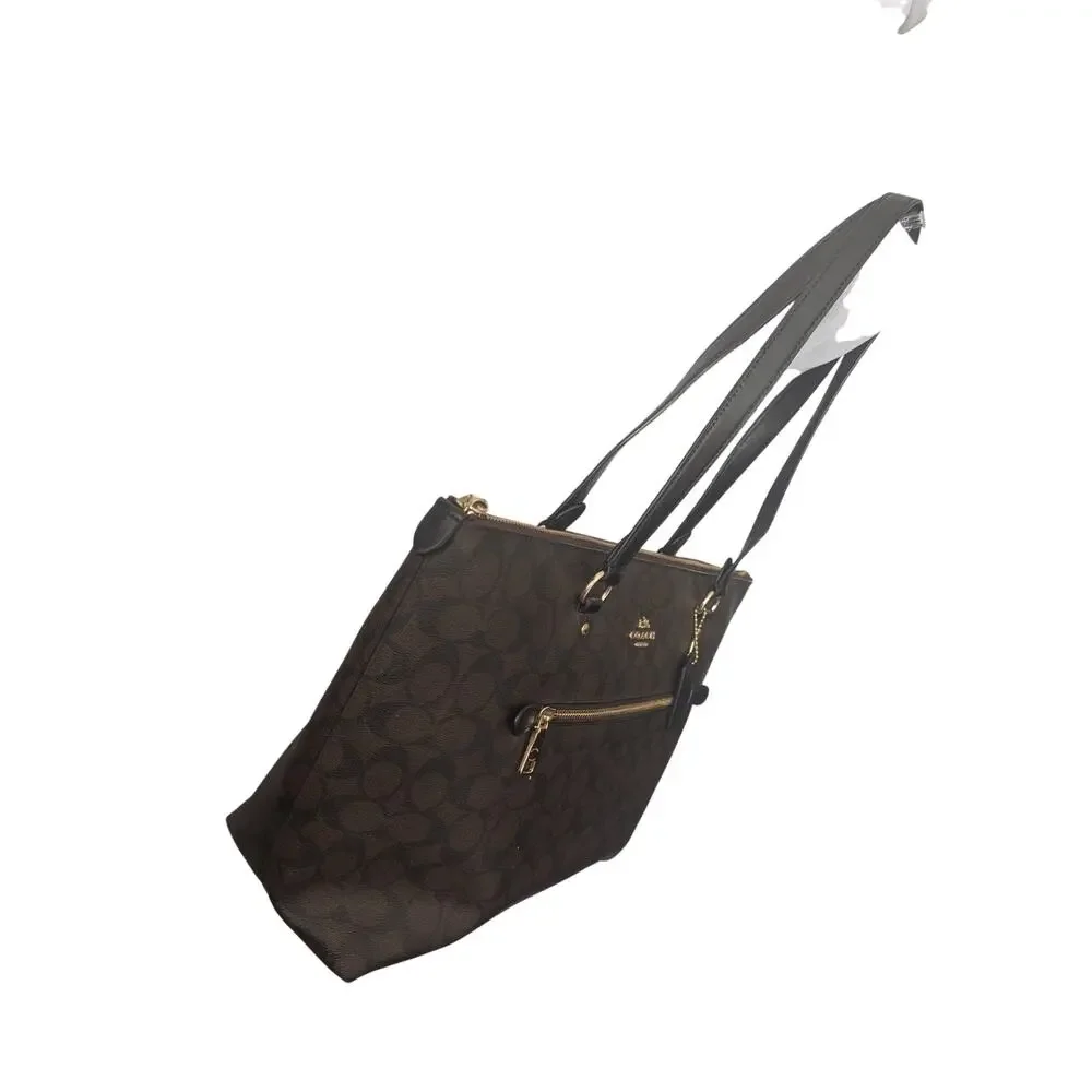 Coach classic versatile