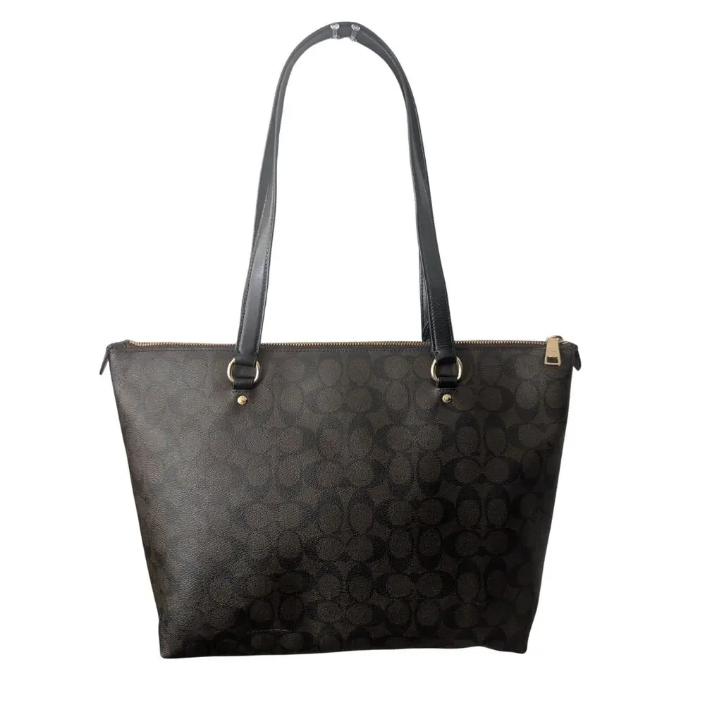 Coach classic versatile
