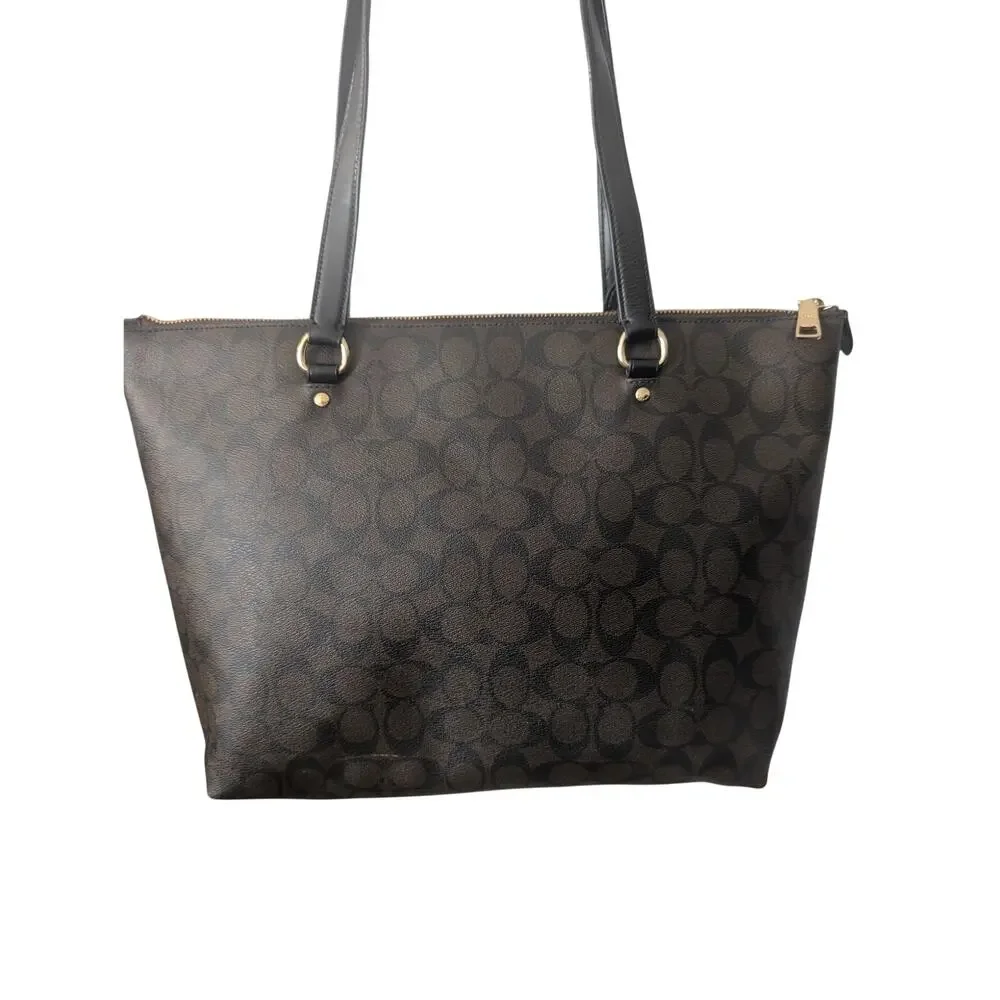 Coach classic versatile