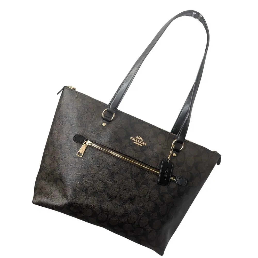 Coach classic versatile