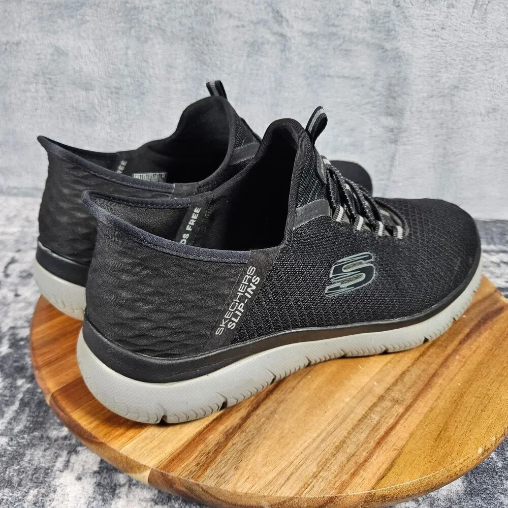 Skechers summits hands