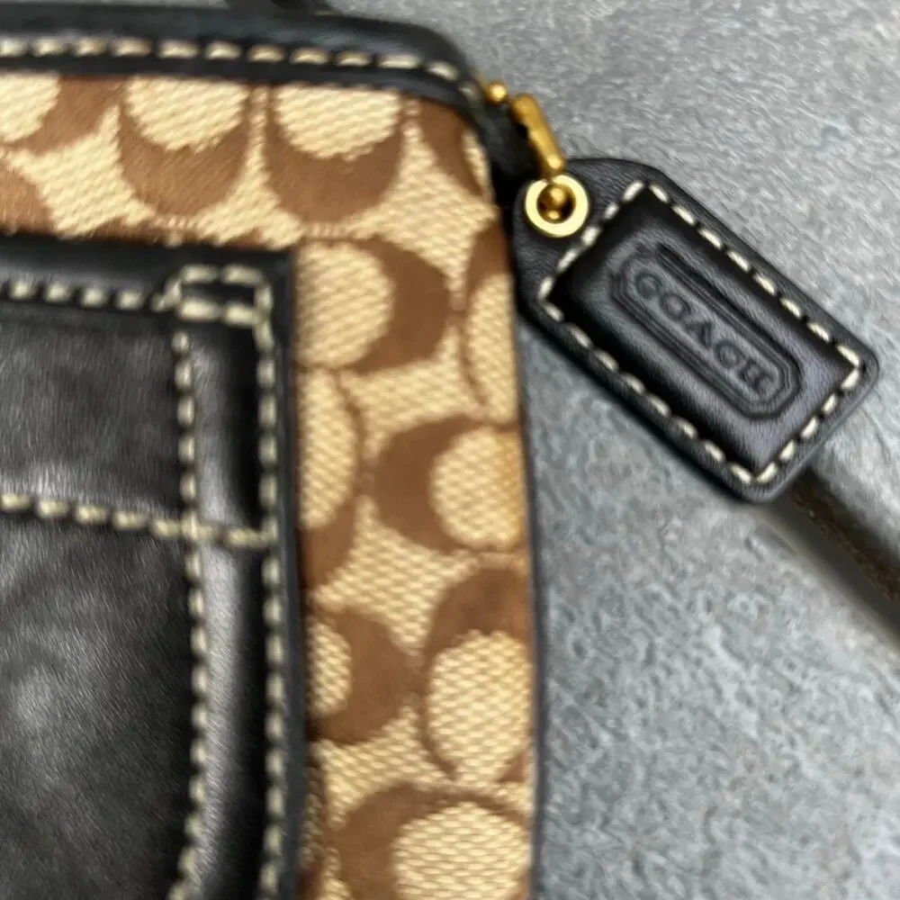 Coach wristlet small