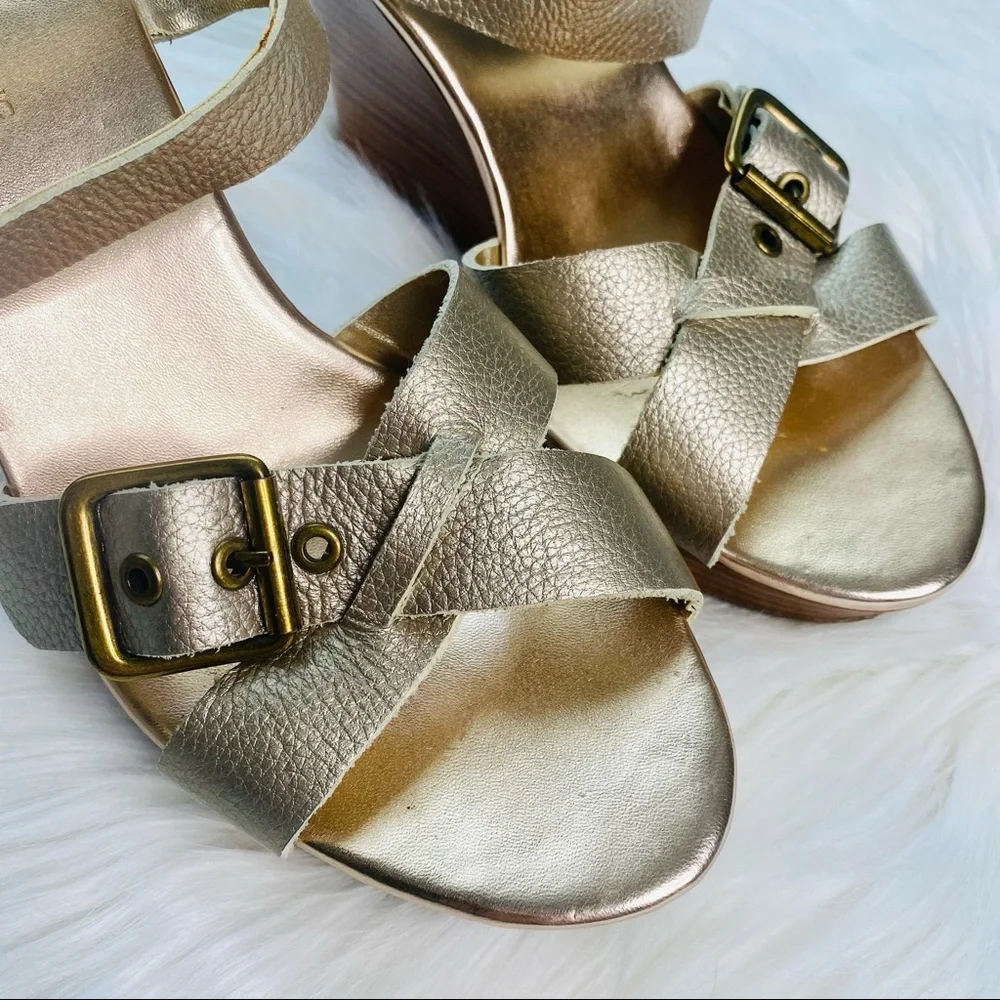 Banana Republic these wedges