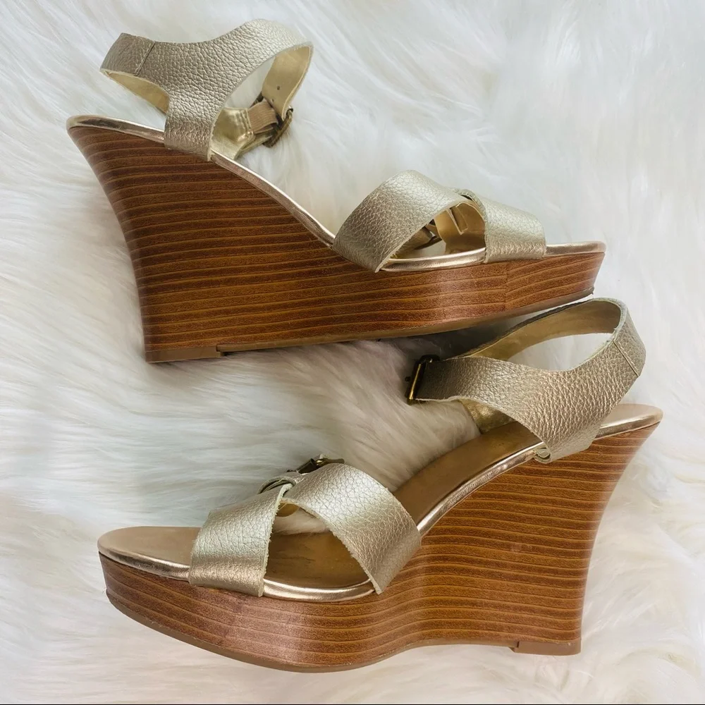 Banana Republic these wedges