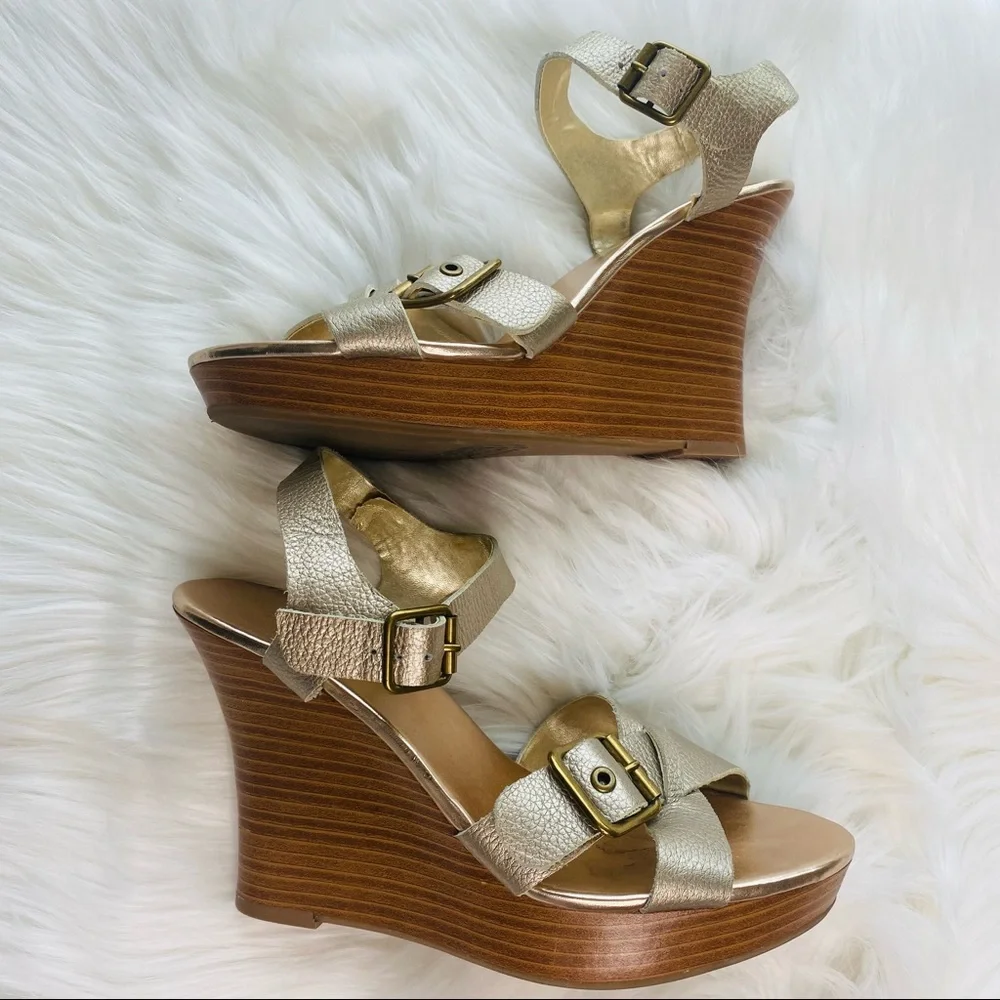 Banana Republic these wedges
