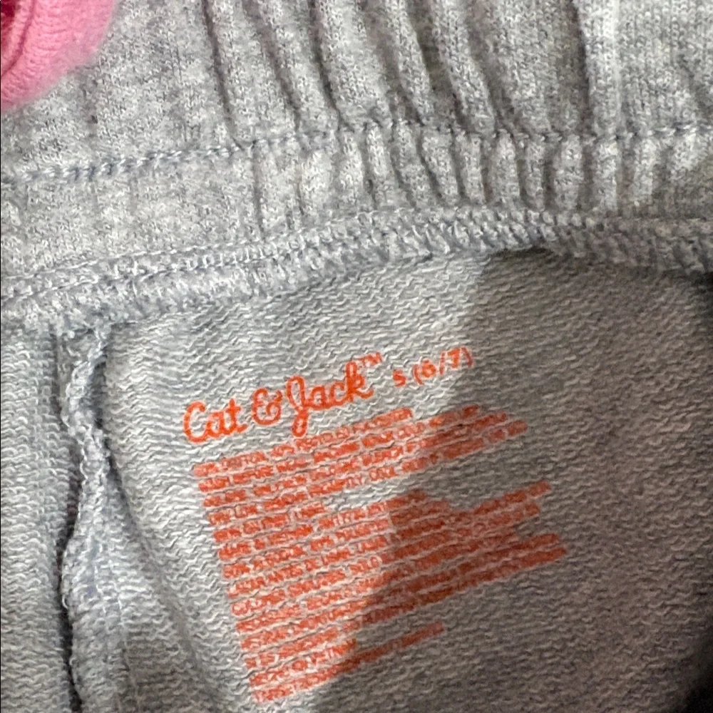 Cat & Jack comfortable gray
