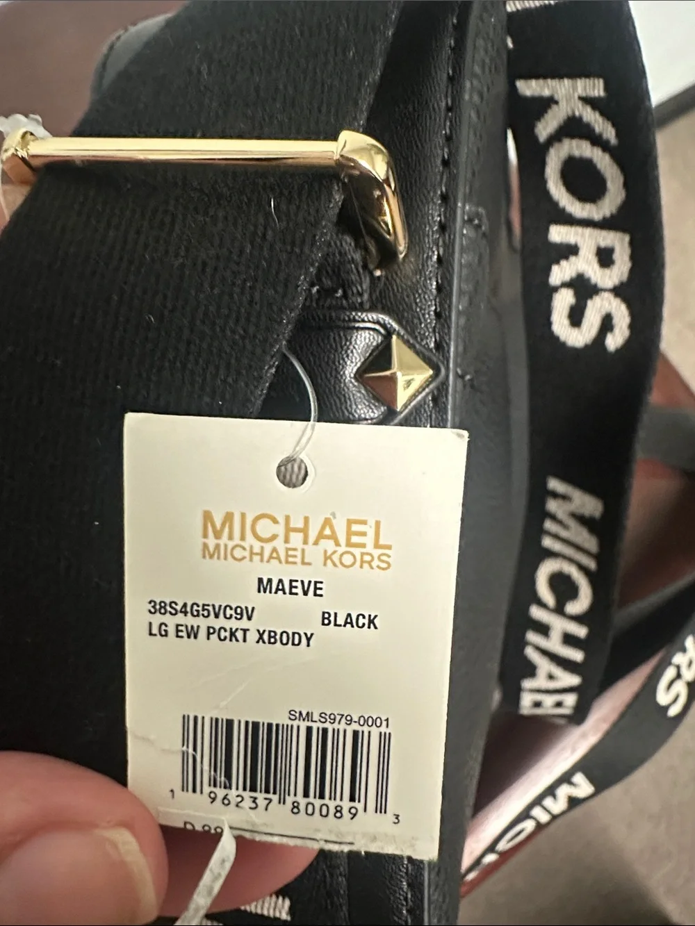 Michael Kors compact pebbled