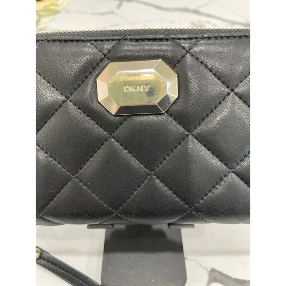 Dkny has some