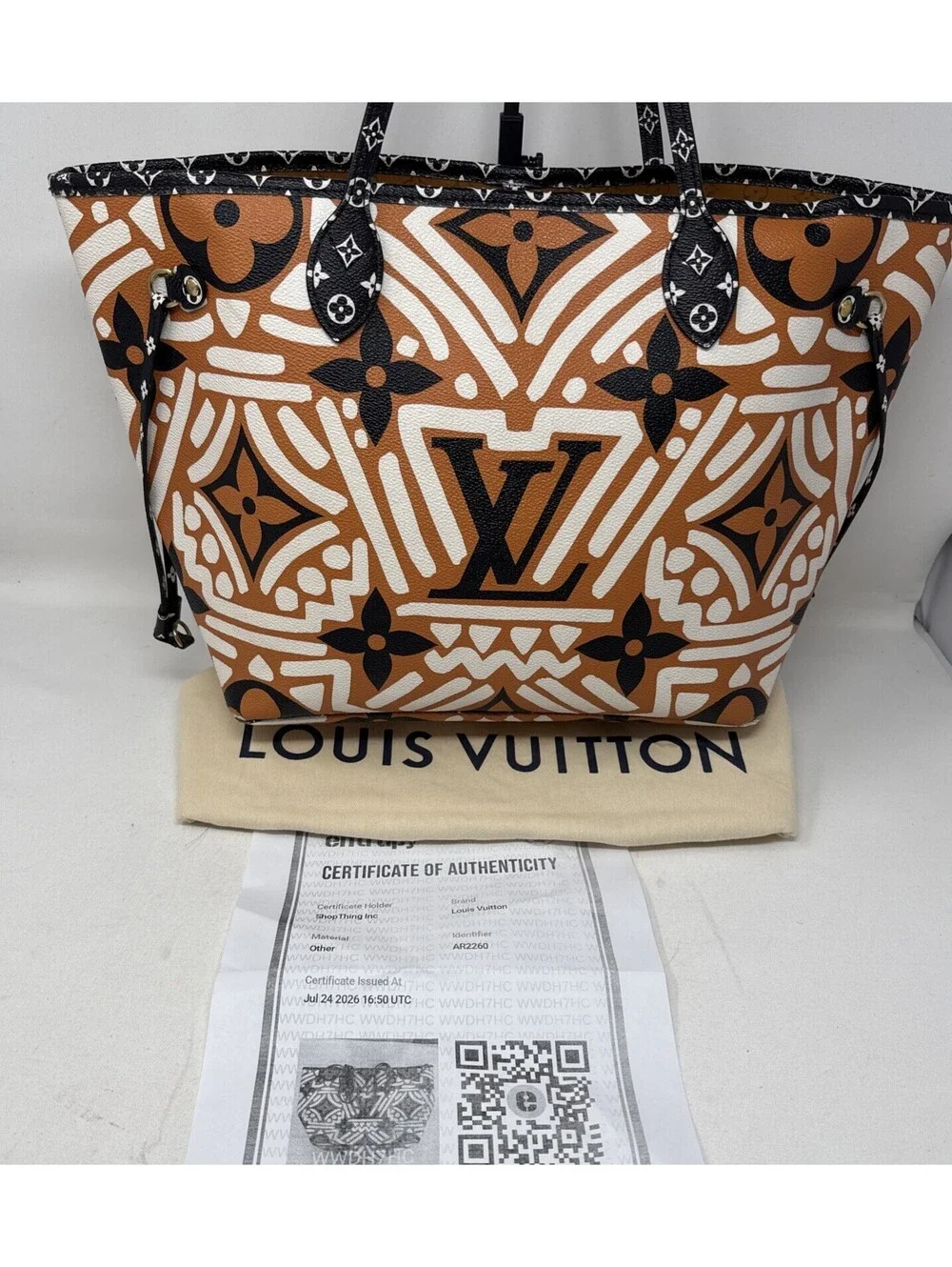 Louis Vuitton width 18