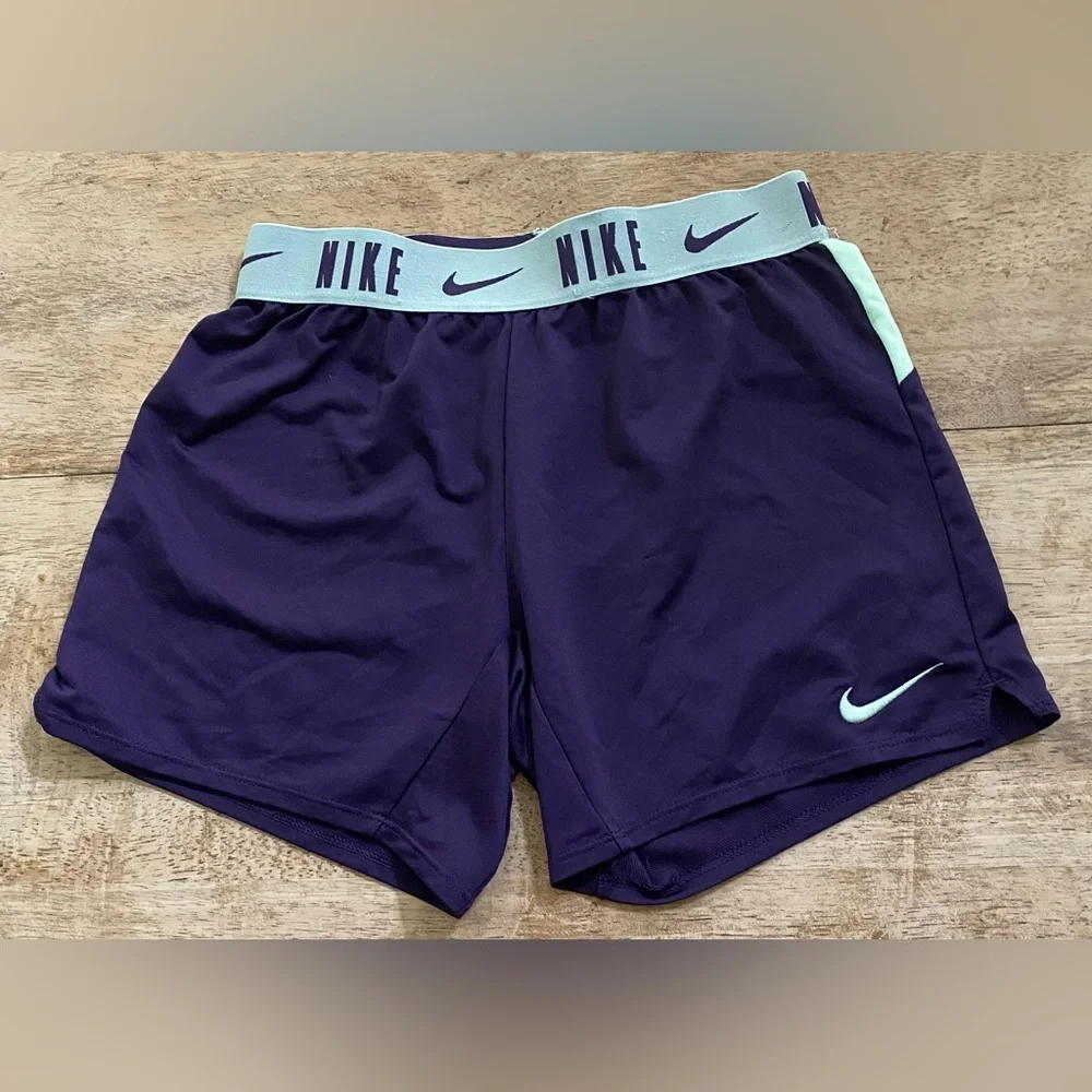 Nike Dri Fit Trophy Big Girls’ Sz M‎ Dk. Purple Training Shorts