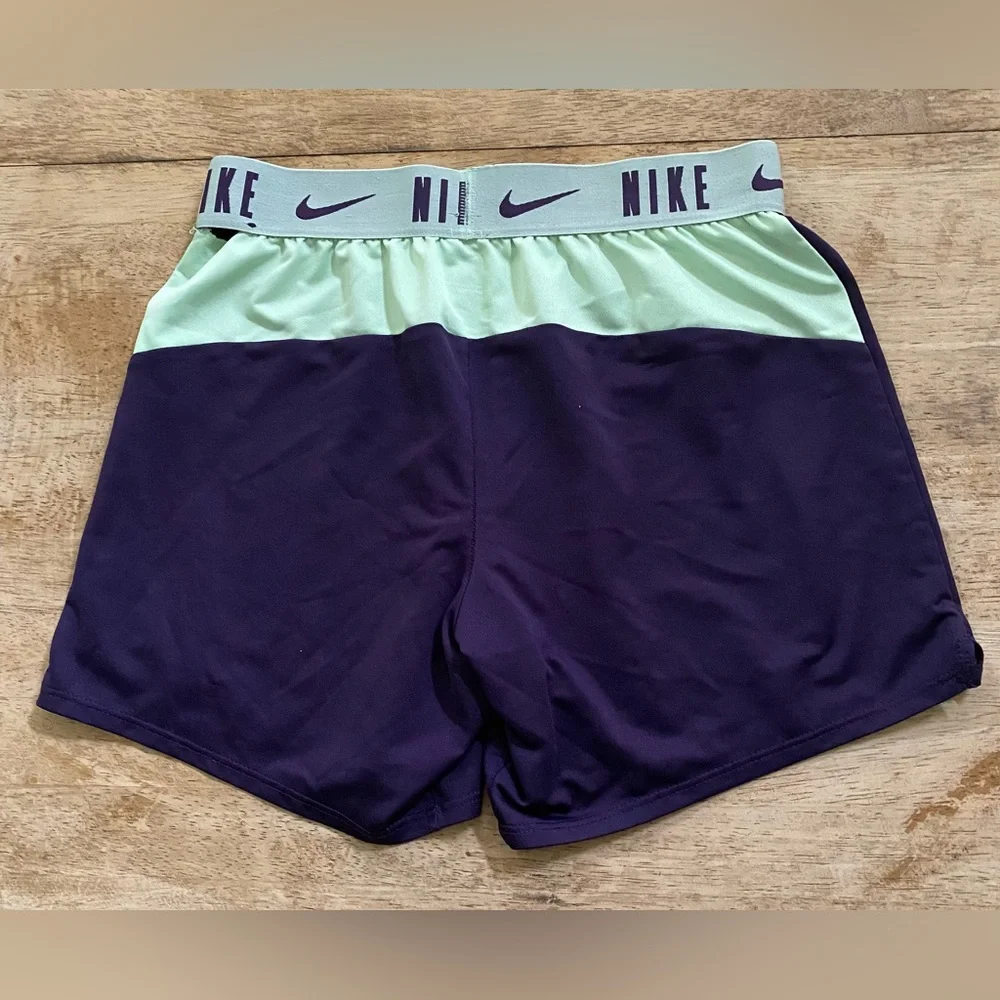 Nike Dri Fit Trophy Big Girls’ Sz M‎ Dk. Purple Training Shorts