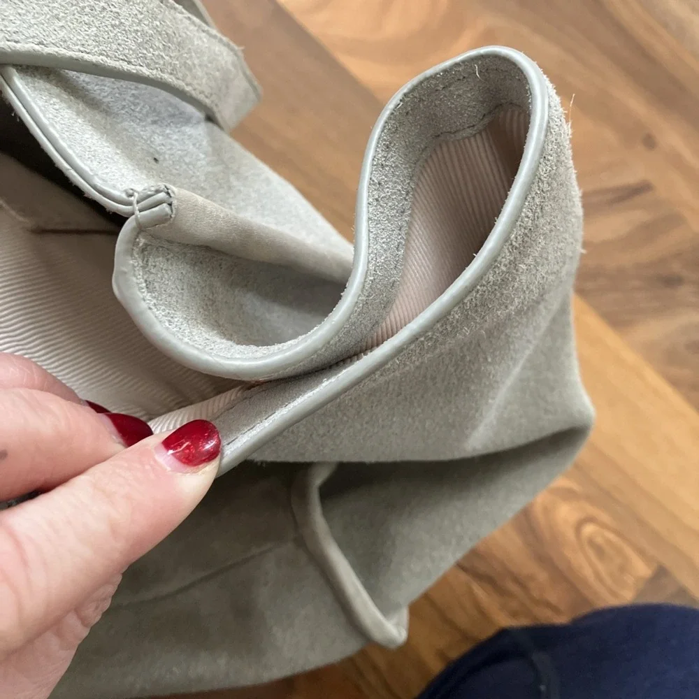 margot Suede Tote Bag in Light Gray