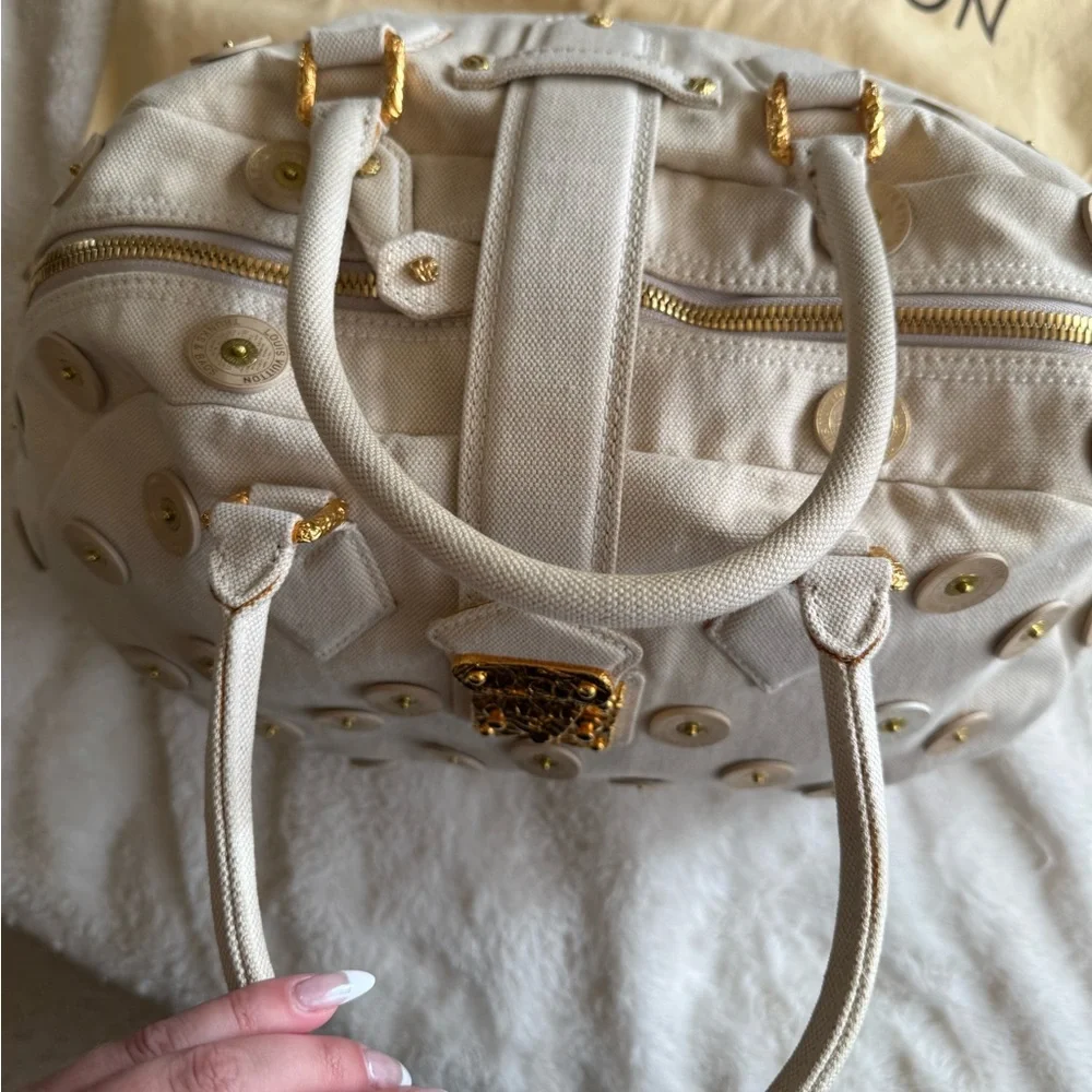 Louis Vuitton like new