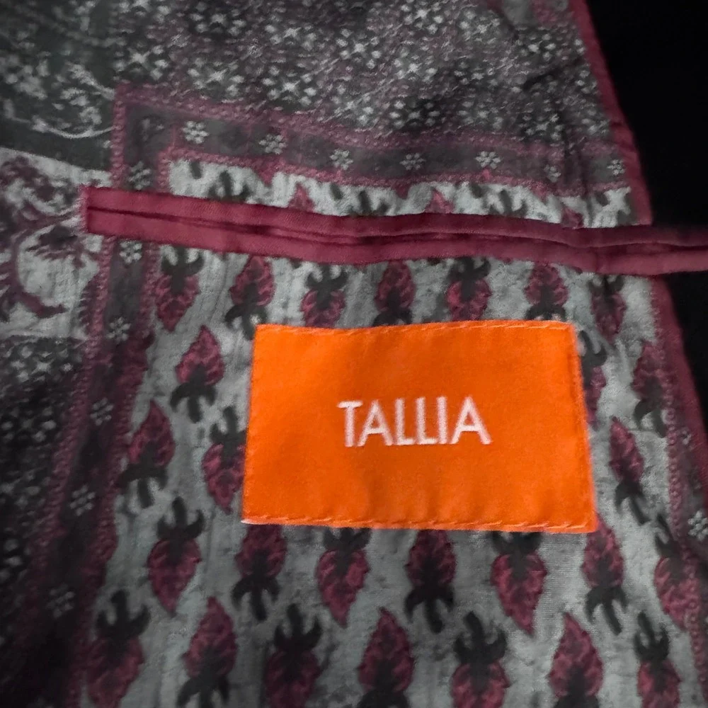 TALLIA sophisticated black