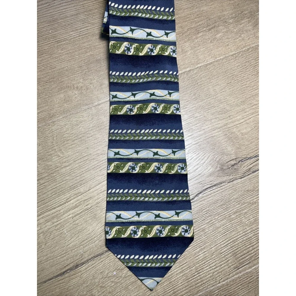 George Machado mens necktie