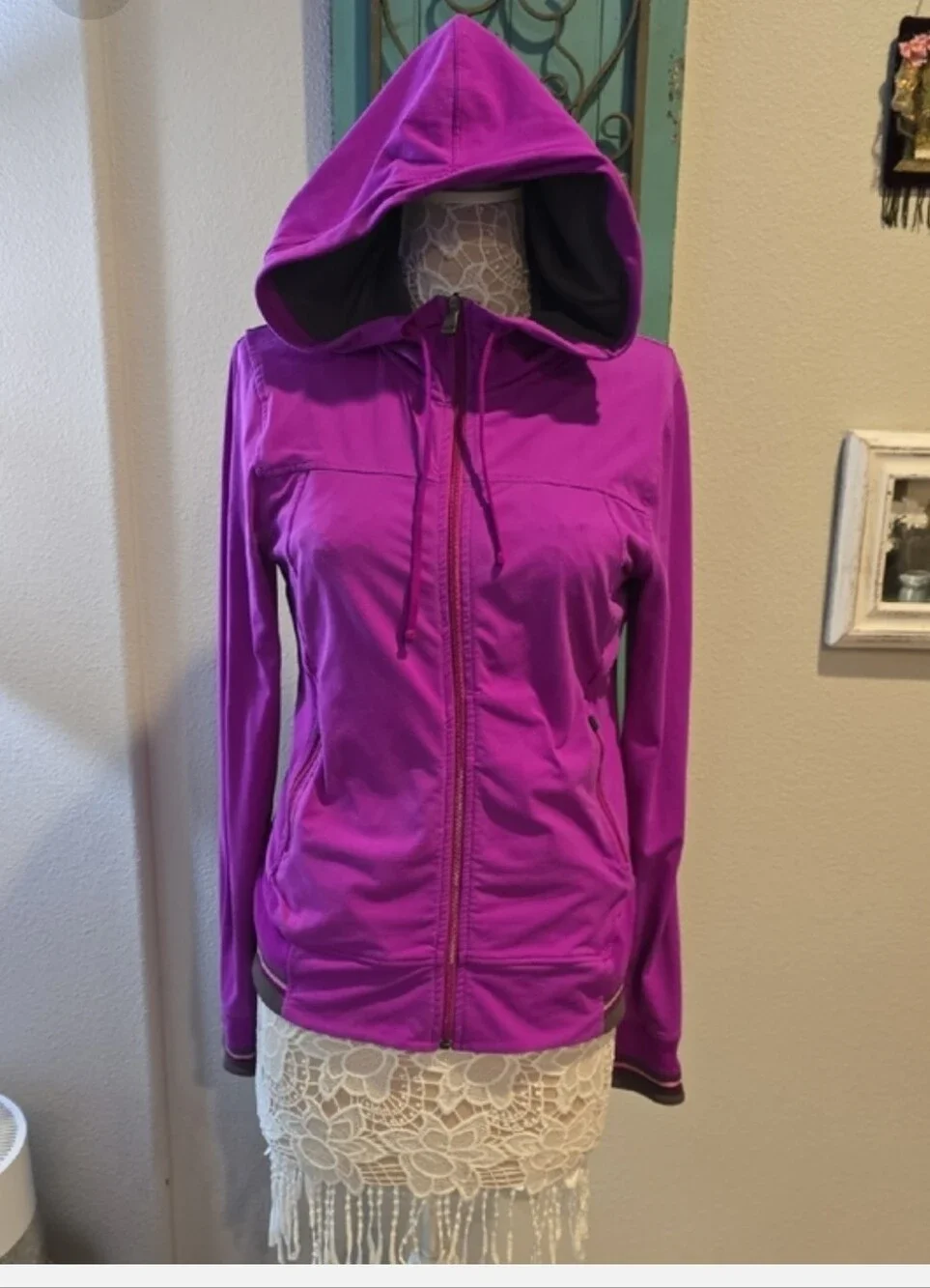 ALO Yoga lightweight hooded