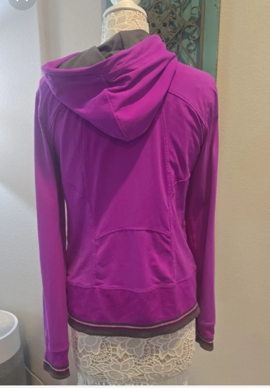 ALO Yoga lightweight hooded