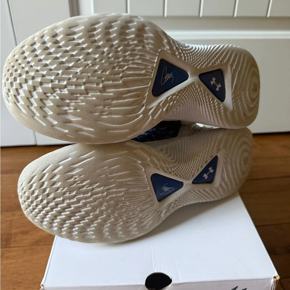 Under Armour lightweight knit