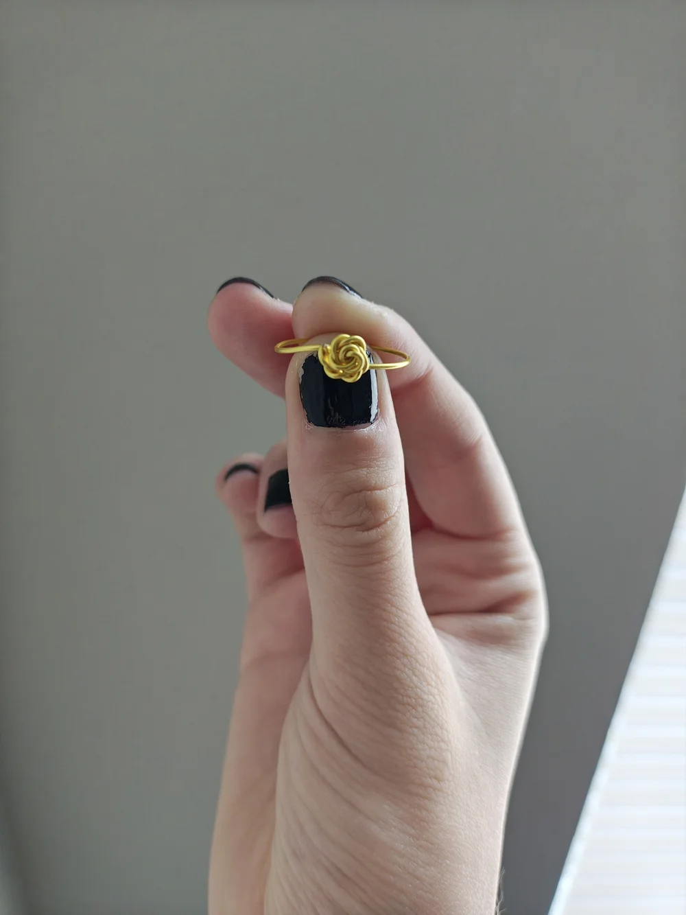 Luna & Co. sleek gold
