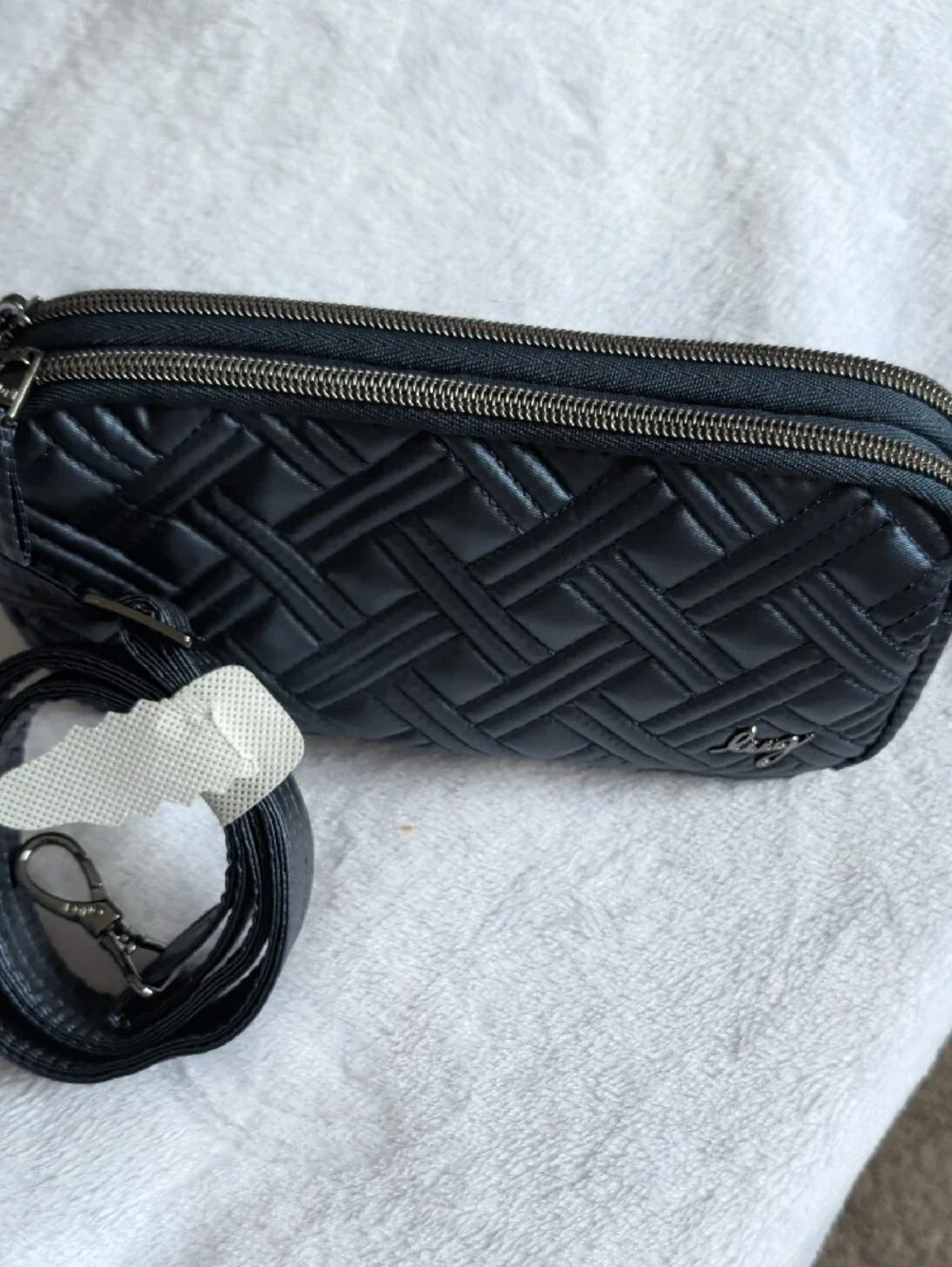lug dark blue
