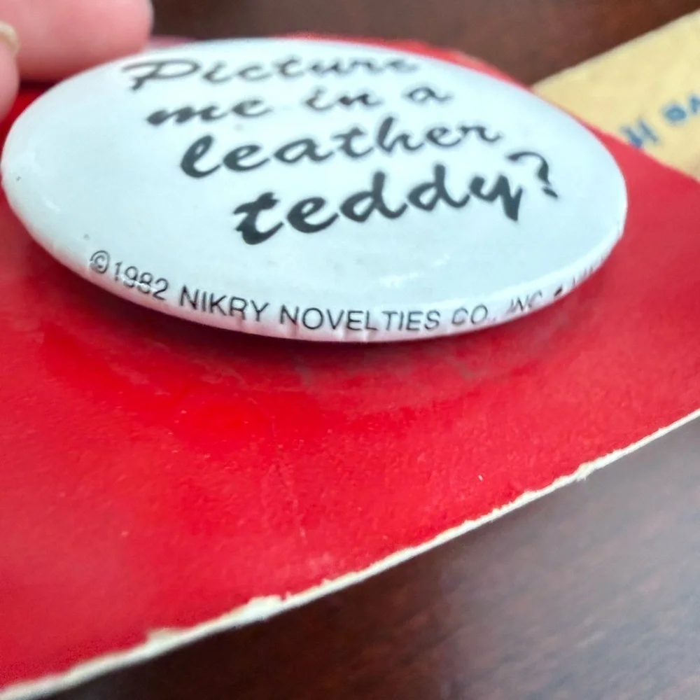 Vintage 1982 brooch