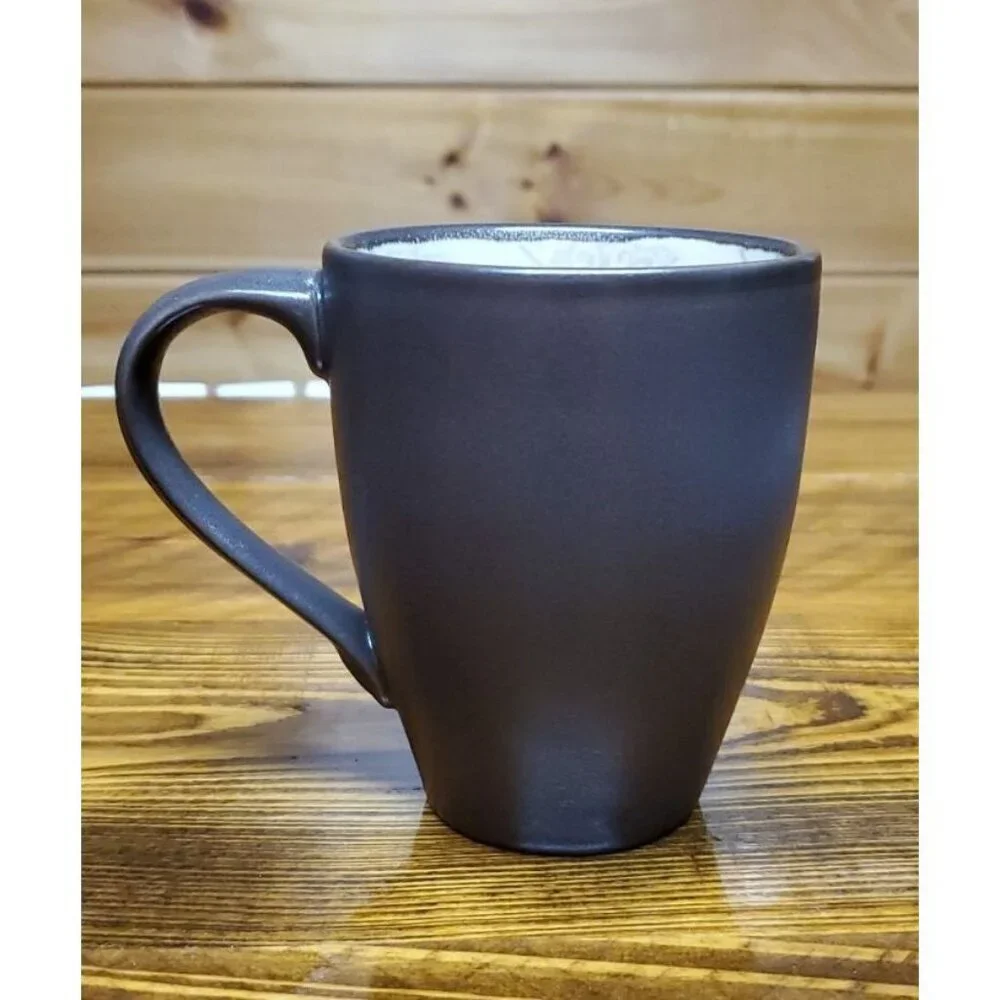 222 Fifth CHANDI Vanille Excellent Condition Brown Stylized Coffee Mug Tea Cup