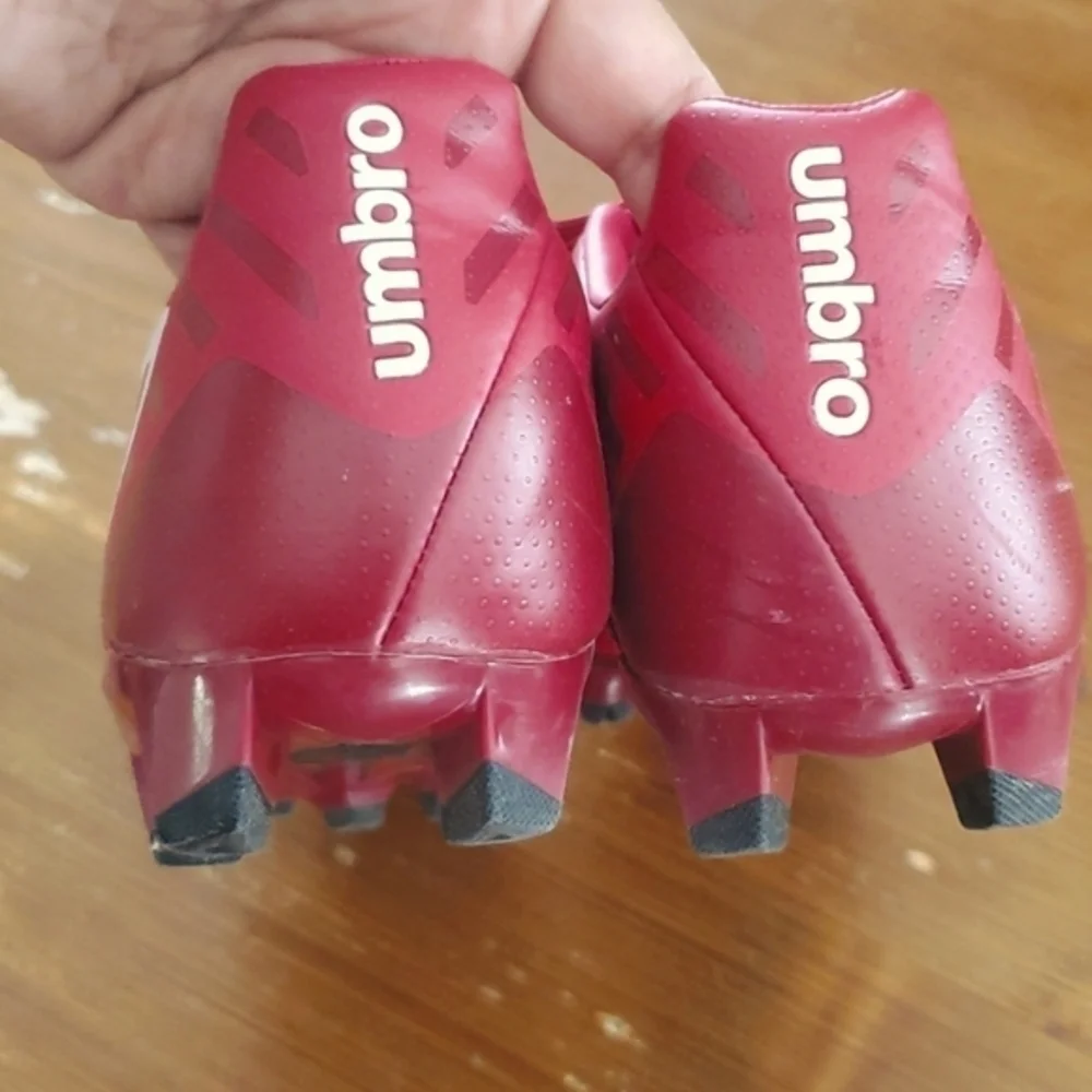 UMBRO Kid's Soccer Cleats Shoes Edison Flores Edition Peruvian Soccer Player