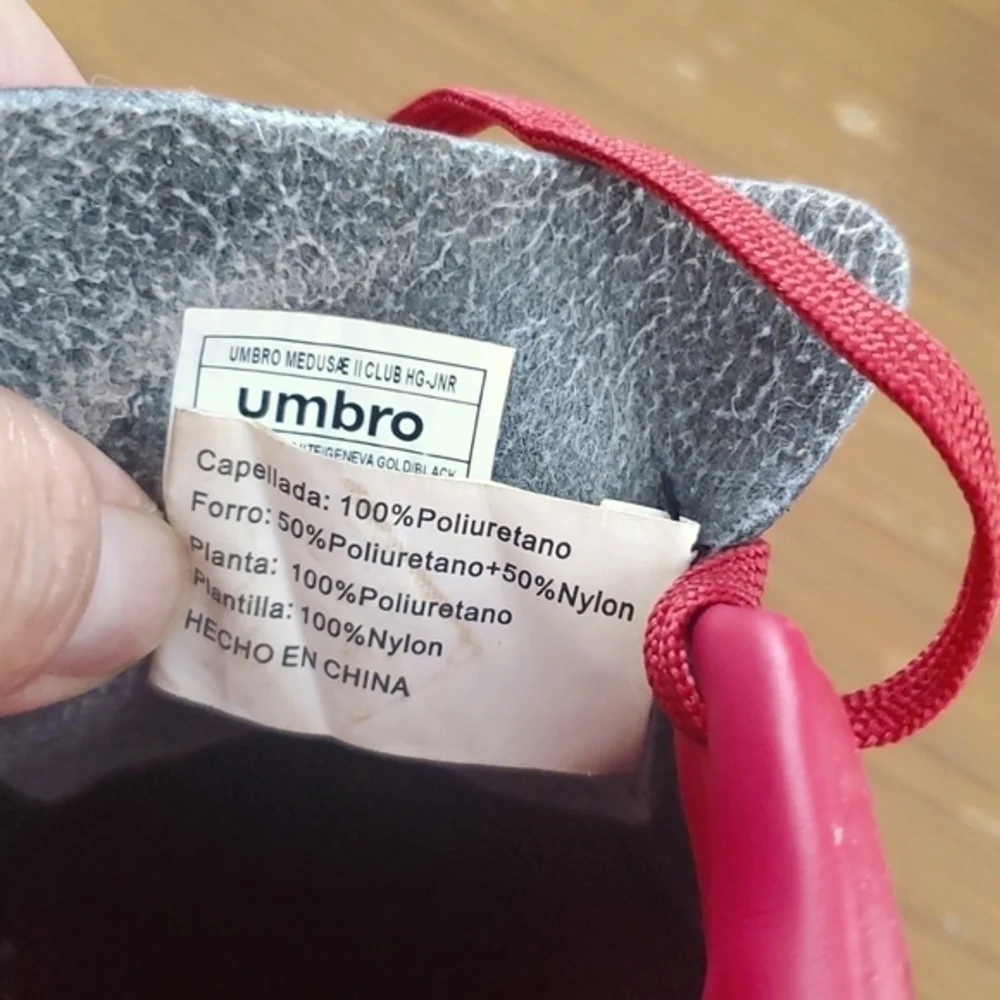 UMBRO Kid's Soccer Cleats Shoes Edison Flores Edition Peruvian Soccer Player