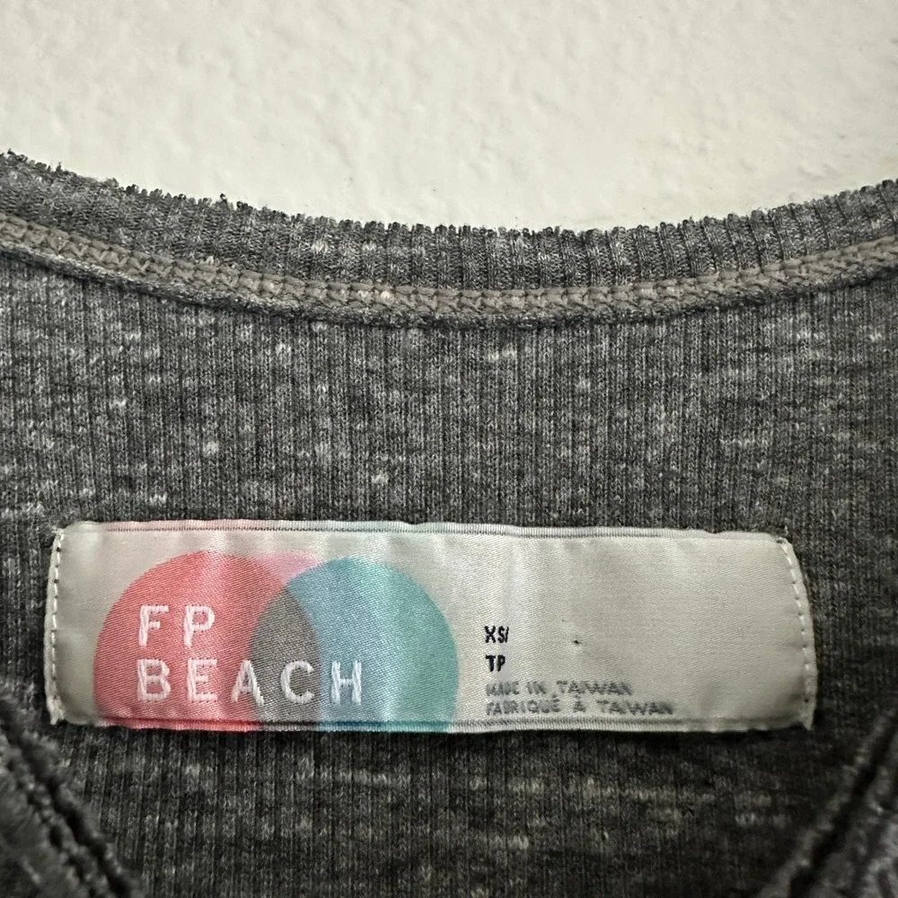 Free People FP Beach Long Sleeve Top Womens XS Gray Space Dye Ribbed Pocket Tee