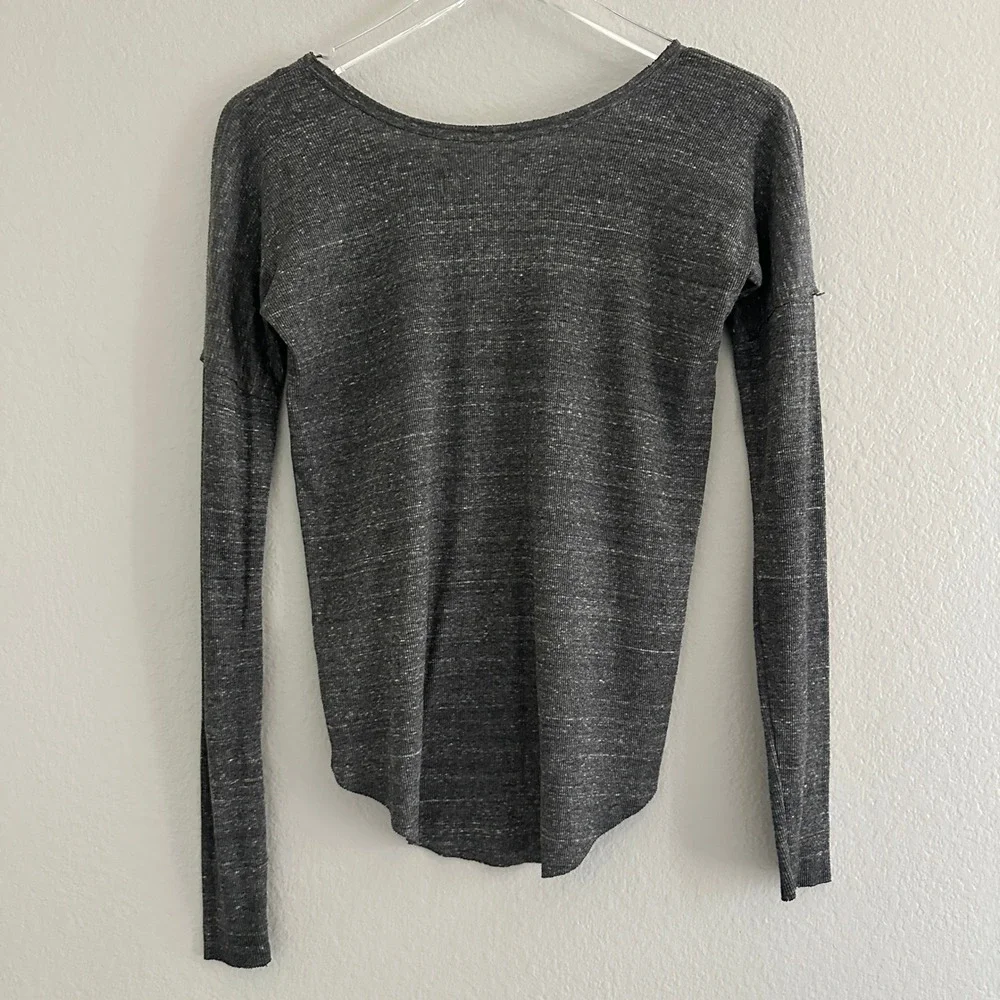 Free People FP Beach Long Sleeve Top Womens XS Gray Space Dye Ribbed Pocket Tee