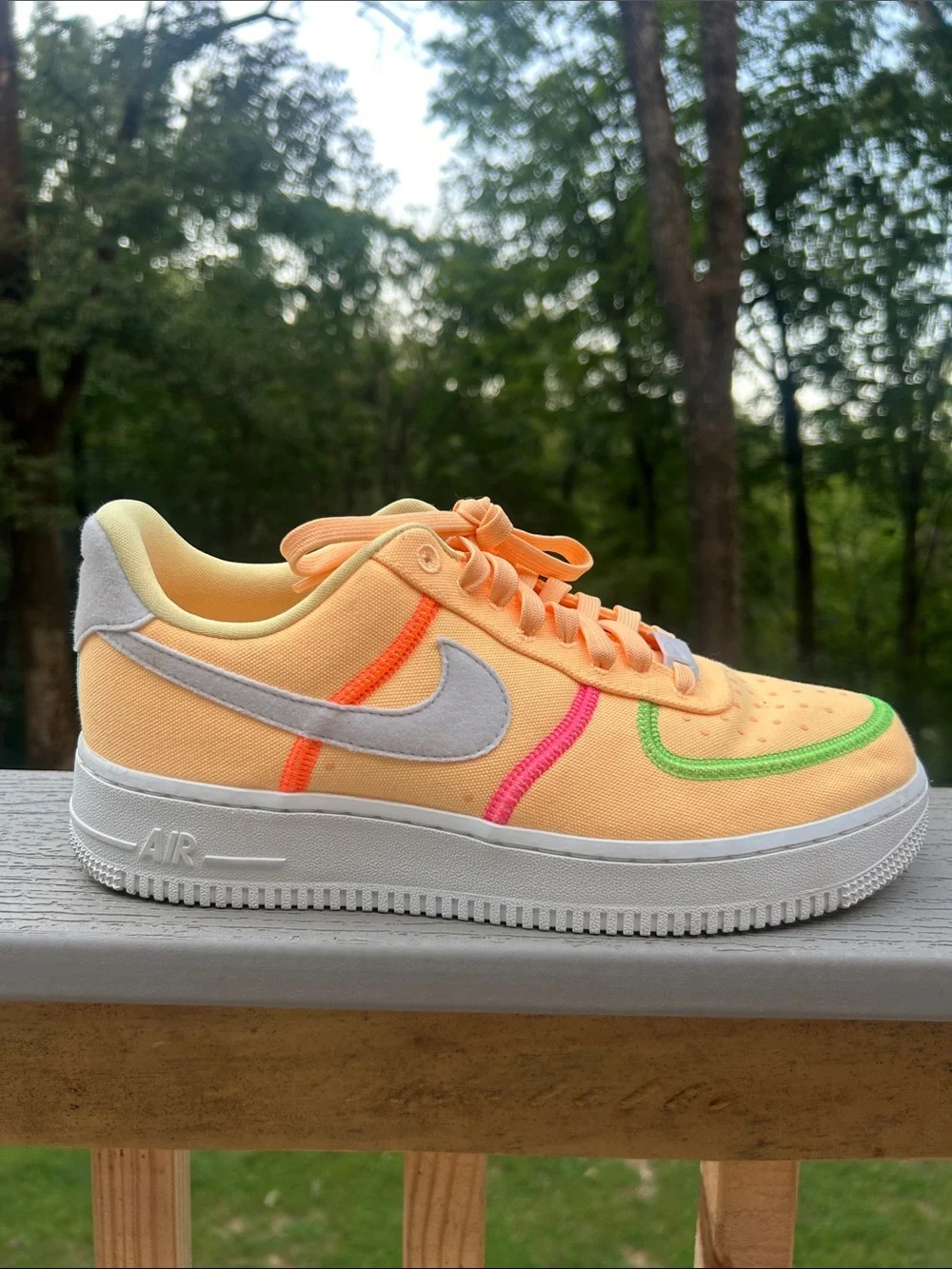 Nike excellent preowned