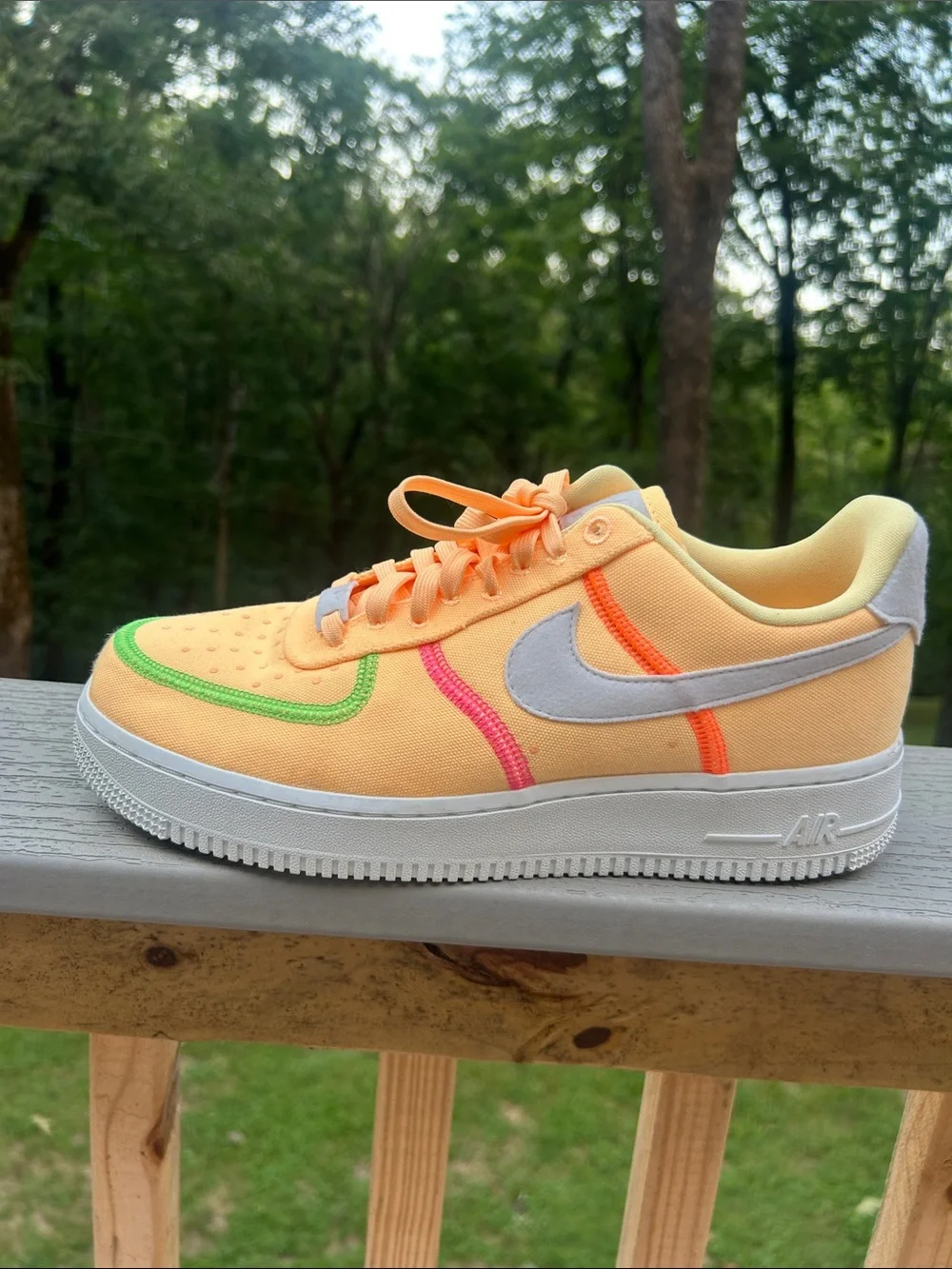 Nike excellent preowned