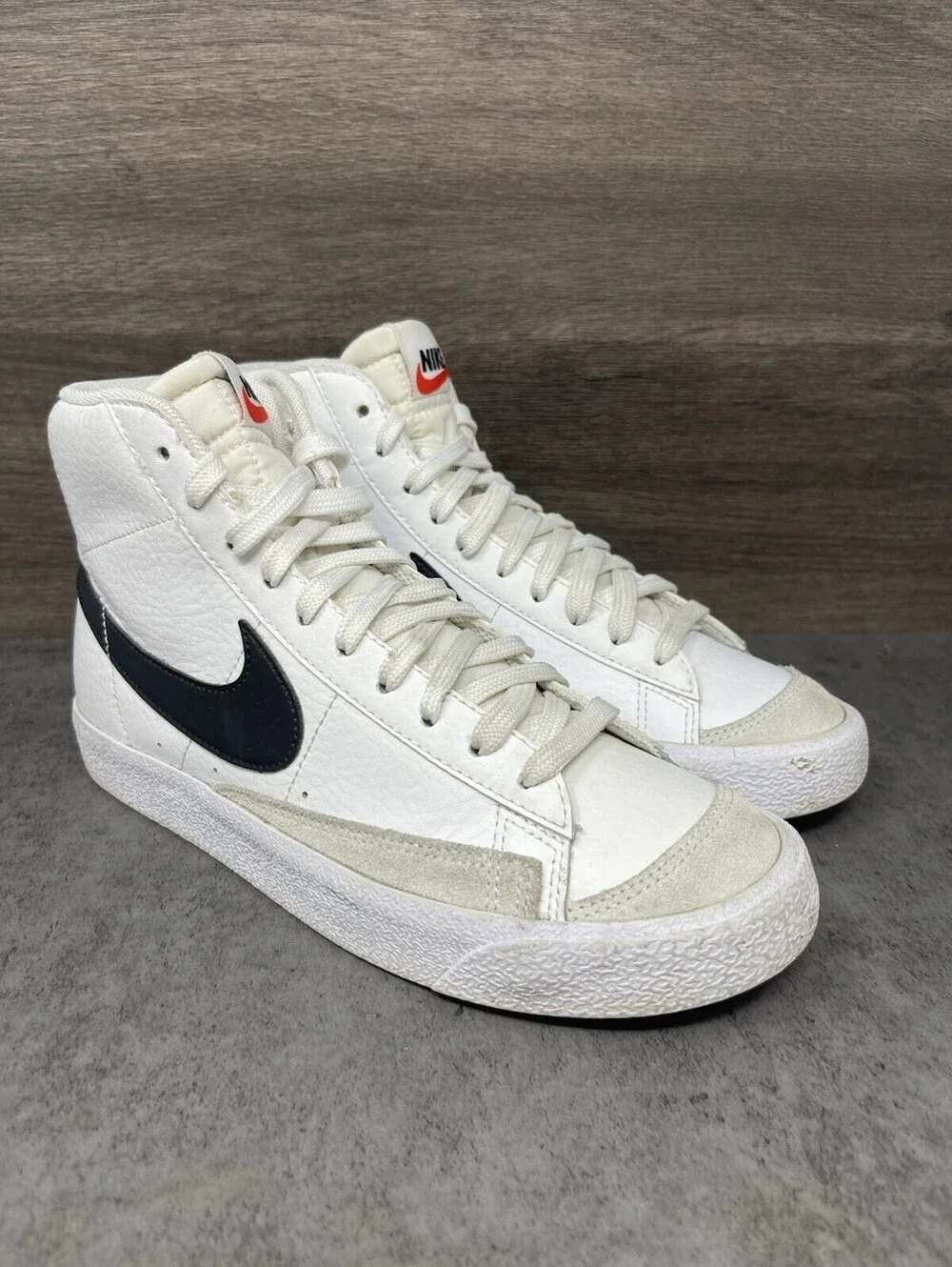 Nike ’77 authentic
