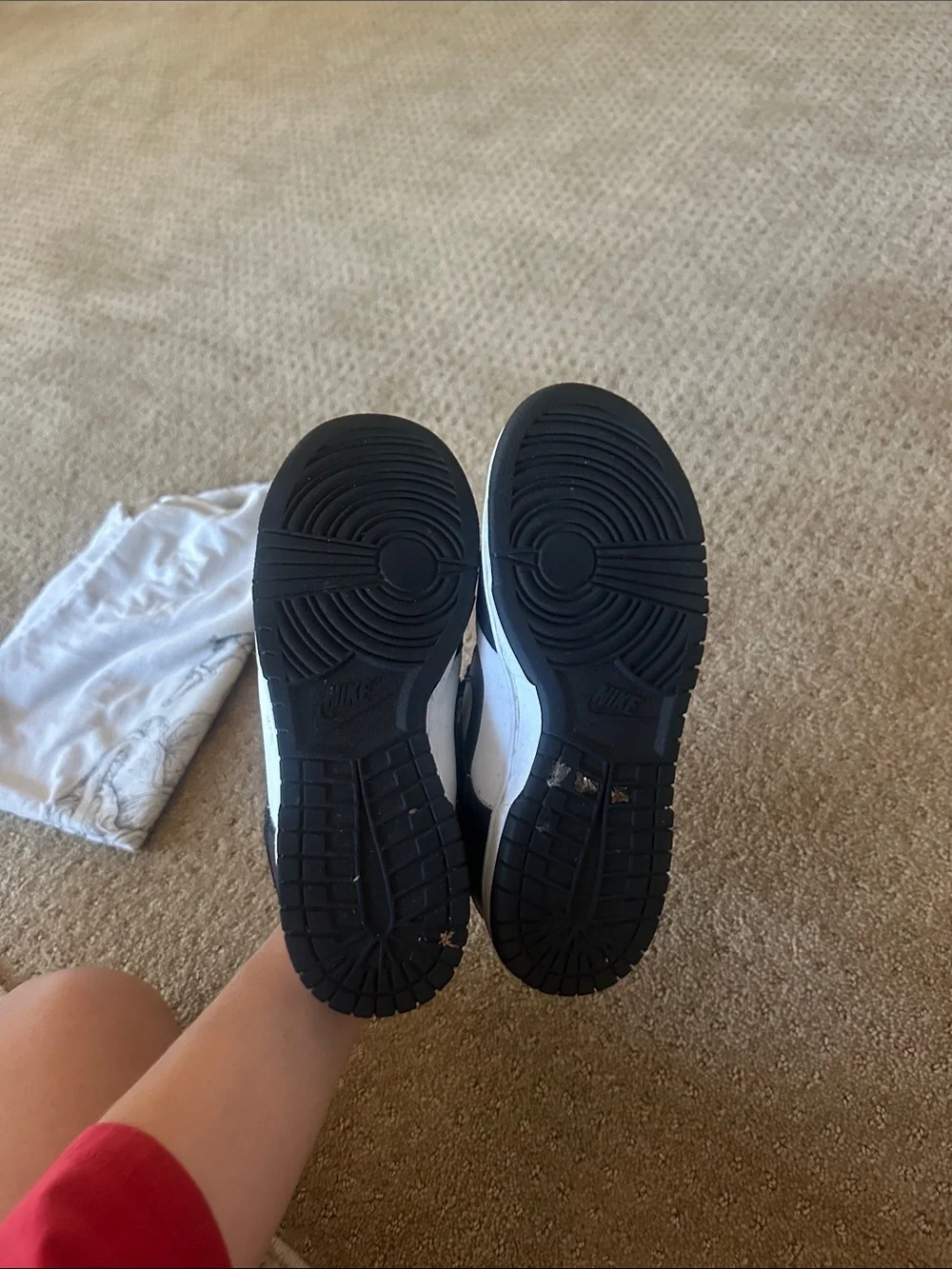 Nike Men’s Black and White Low-Top Sneakers