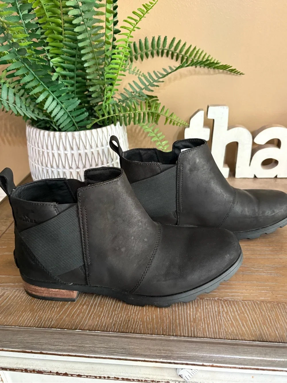SOREL Emelie Chelsea Waterproof Boots Sz 9.5 Black Leather