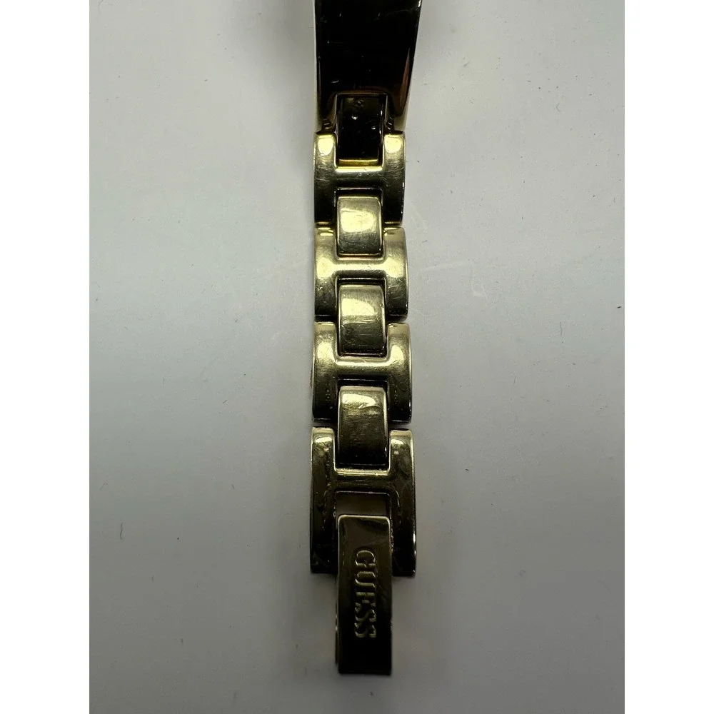 Guess scratches wear